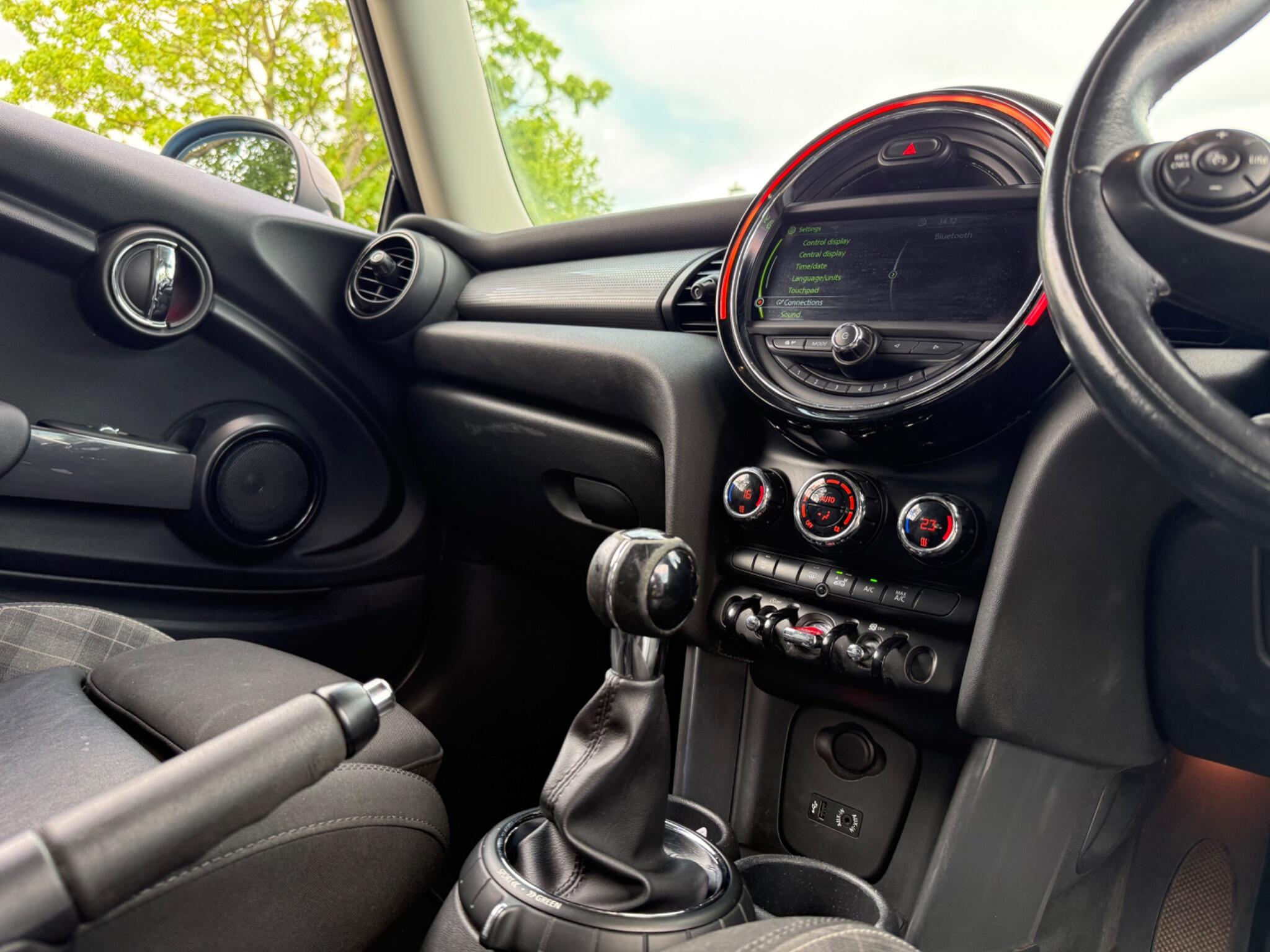 MINI Hatch - Image 9