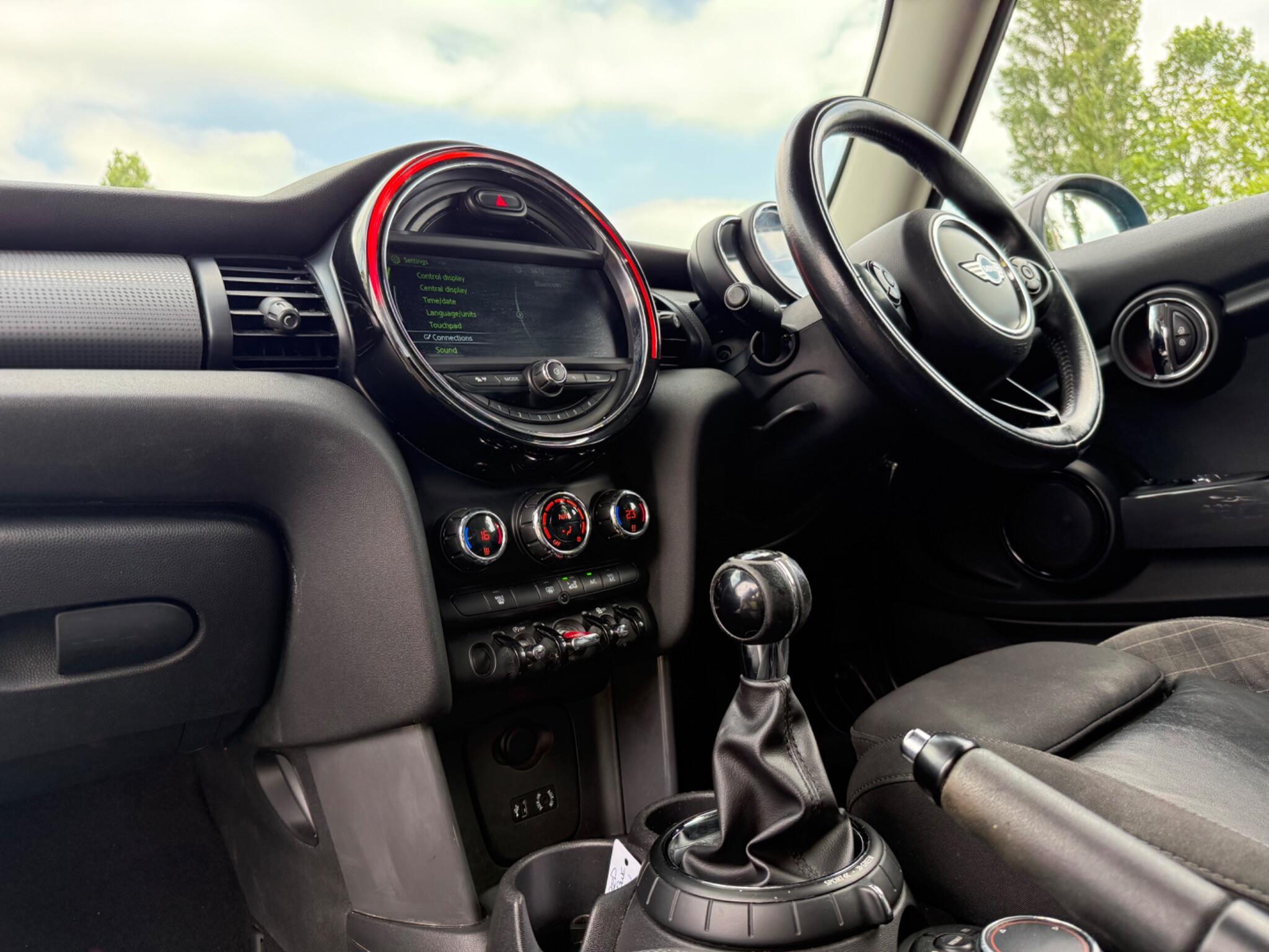 MINI Hatch - Image 10