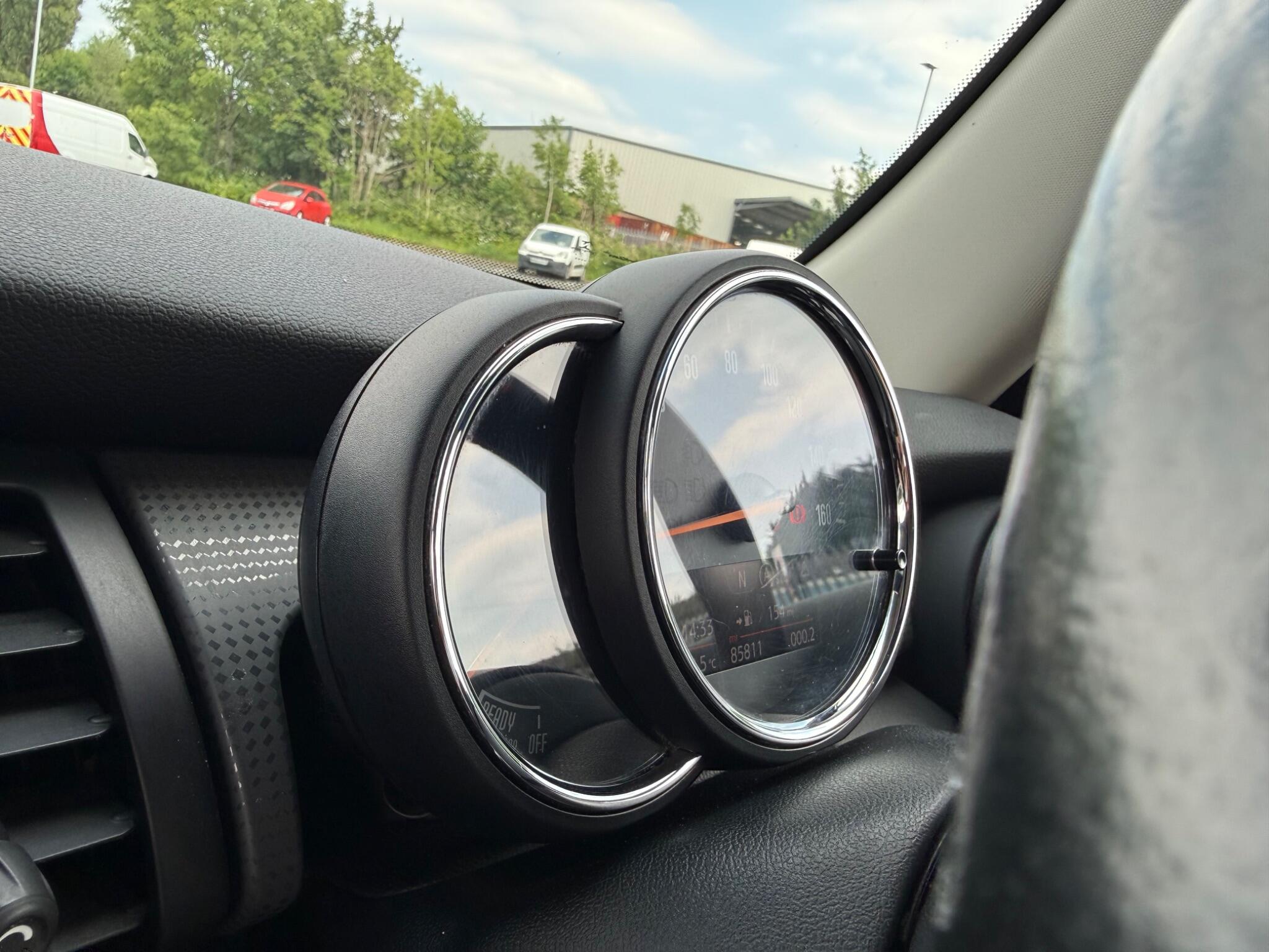 MINI Hatch - Image 11