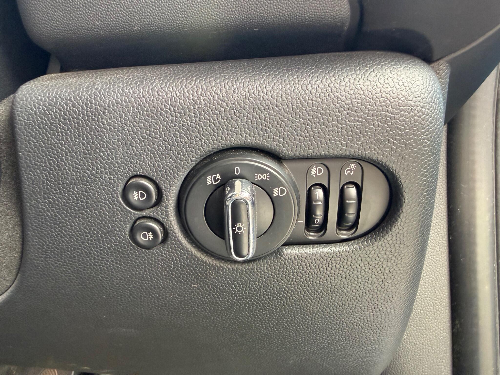 MINI Hatch - Image 16