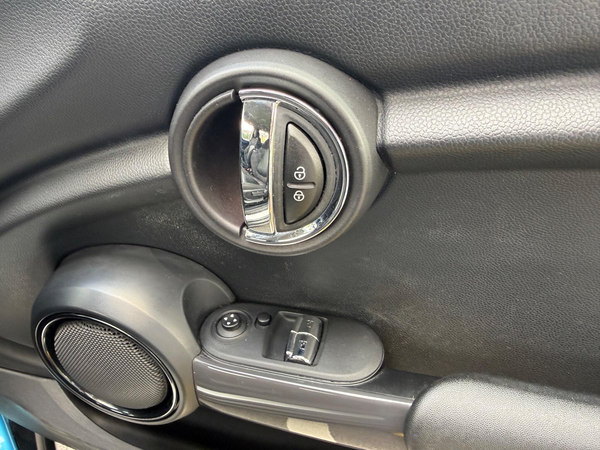 MINI Hatch - Image 17