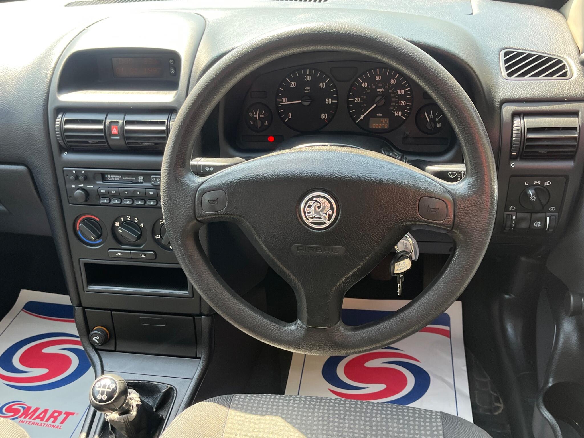 Vauxhall Astra Van - Image 4