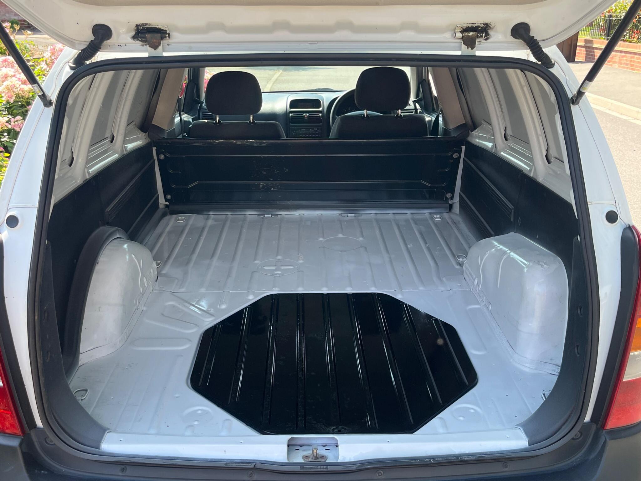 Vauxhall Astra Van - Image 5