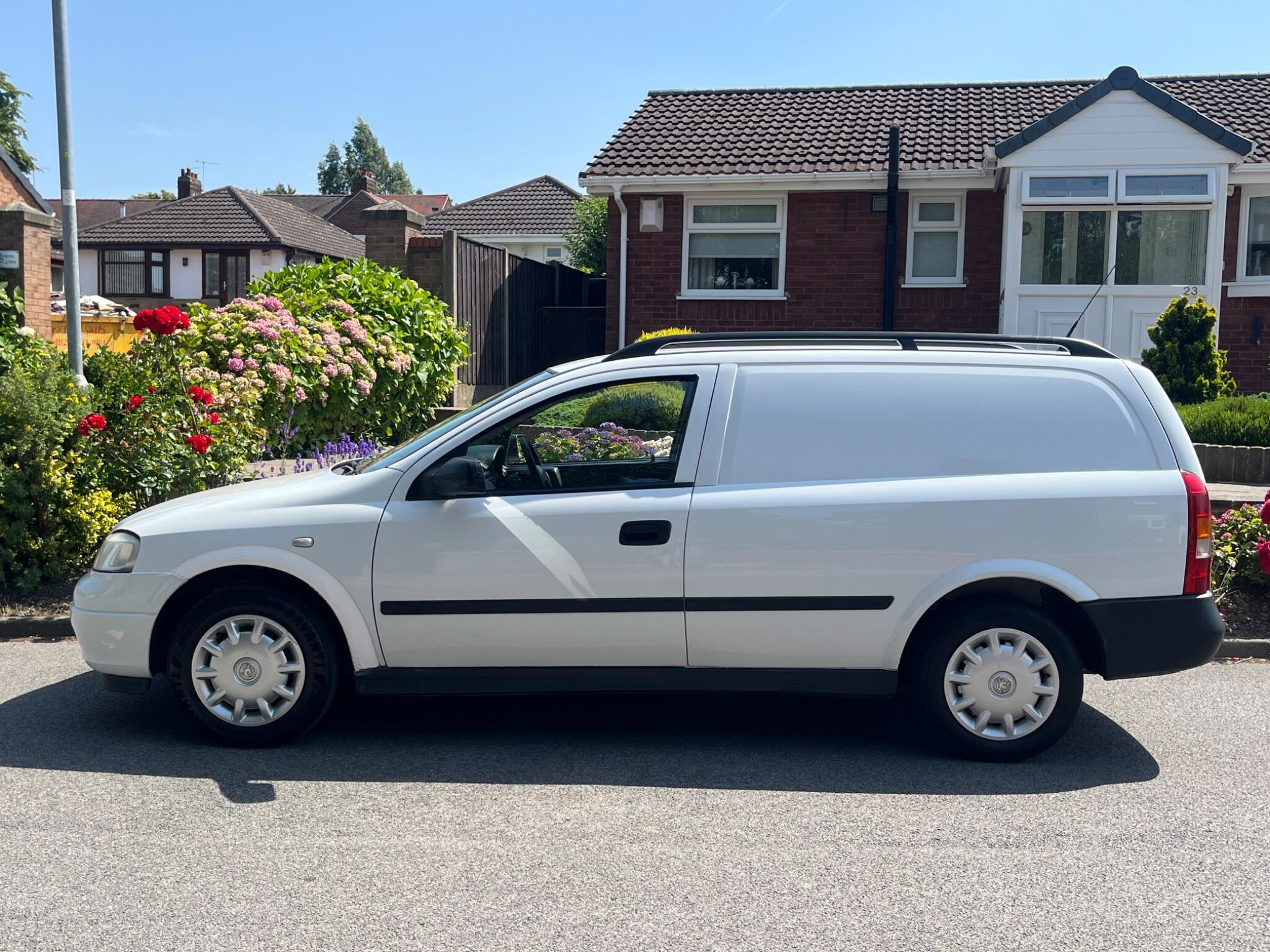Vauxhall Astra Van - Image 11