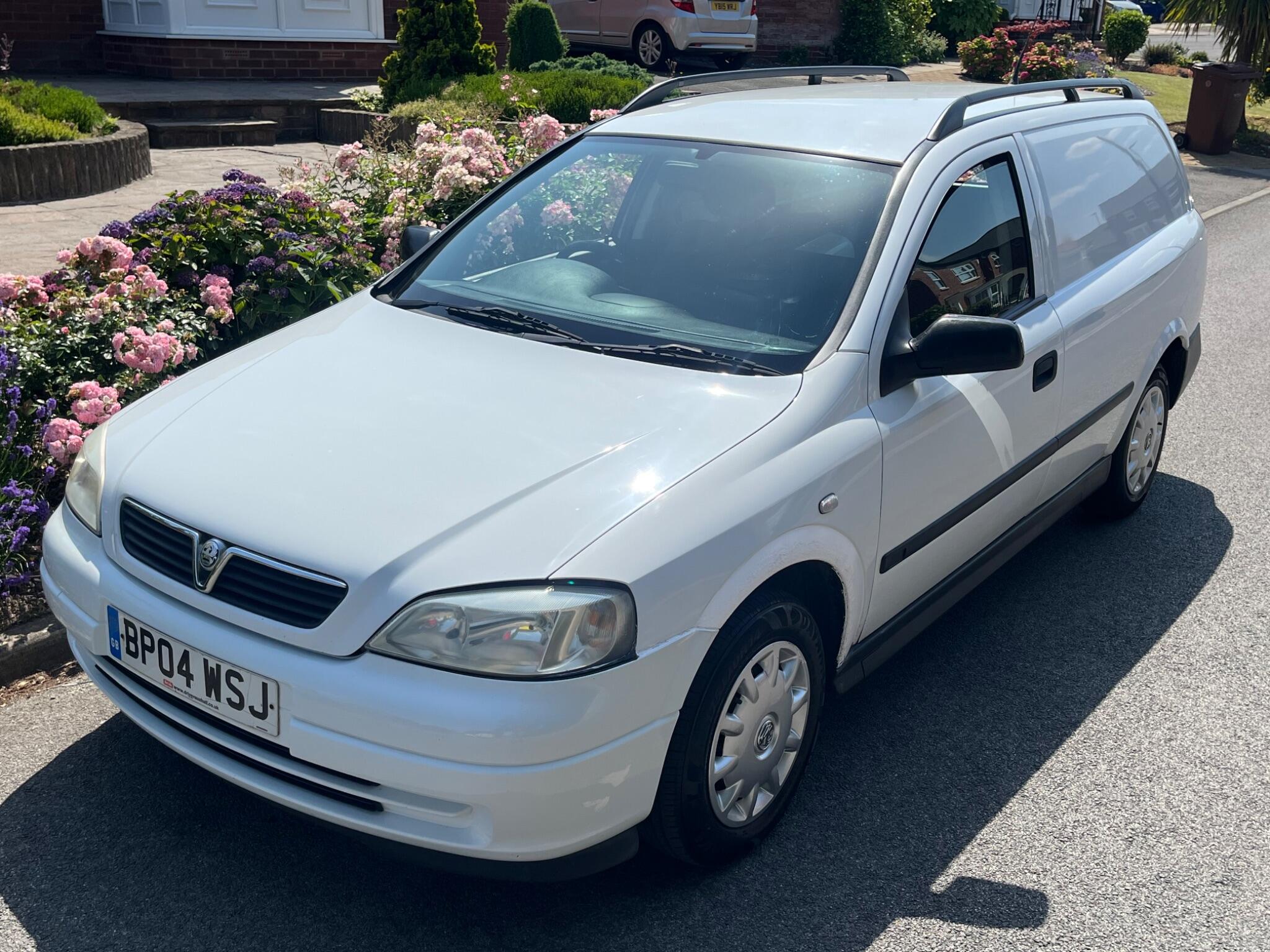Vauxhall Astra Van - Image 16