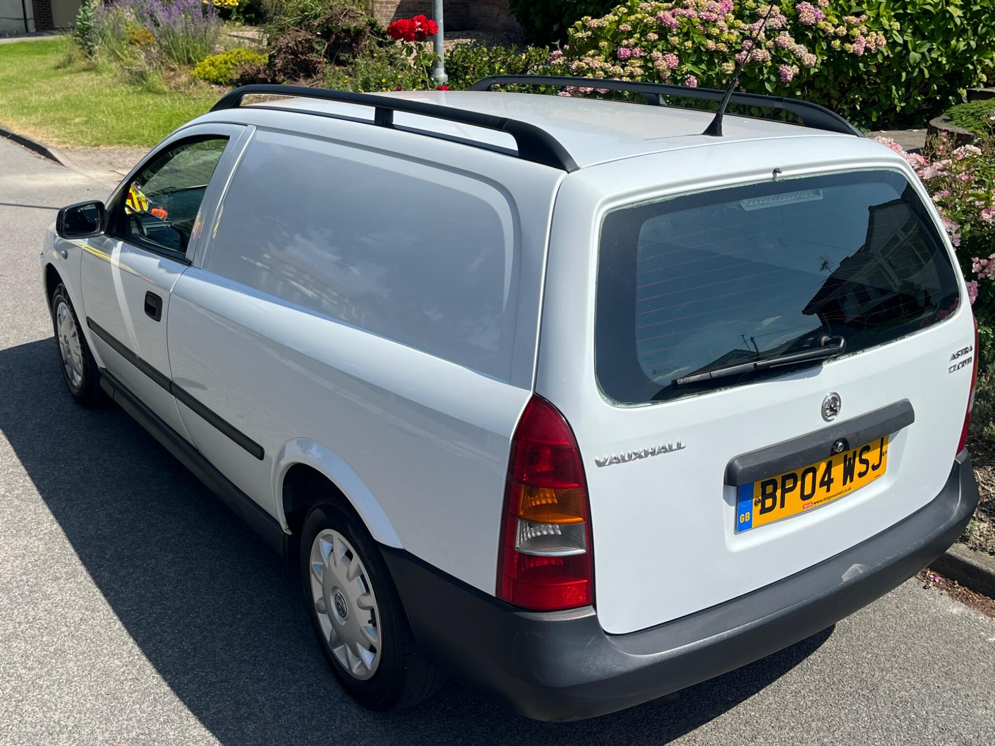 Vauxhall Astra Van - Image 17