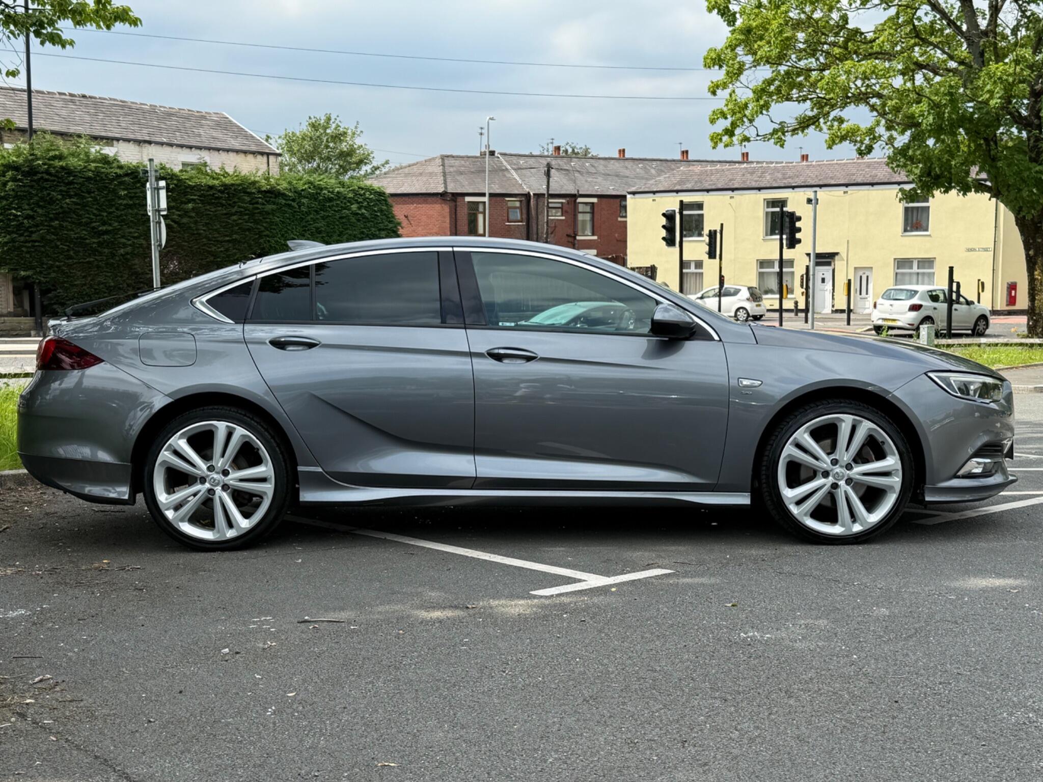 Vauxhall Insignia - Image 7
