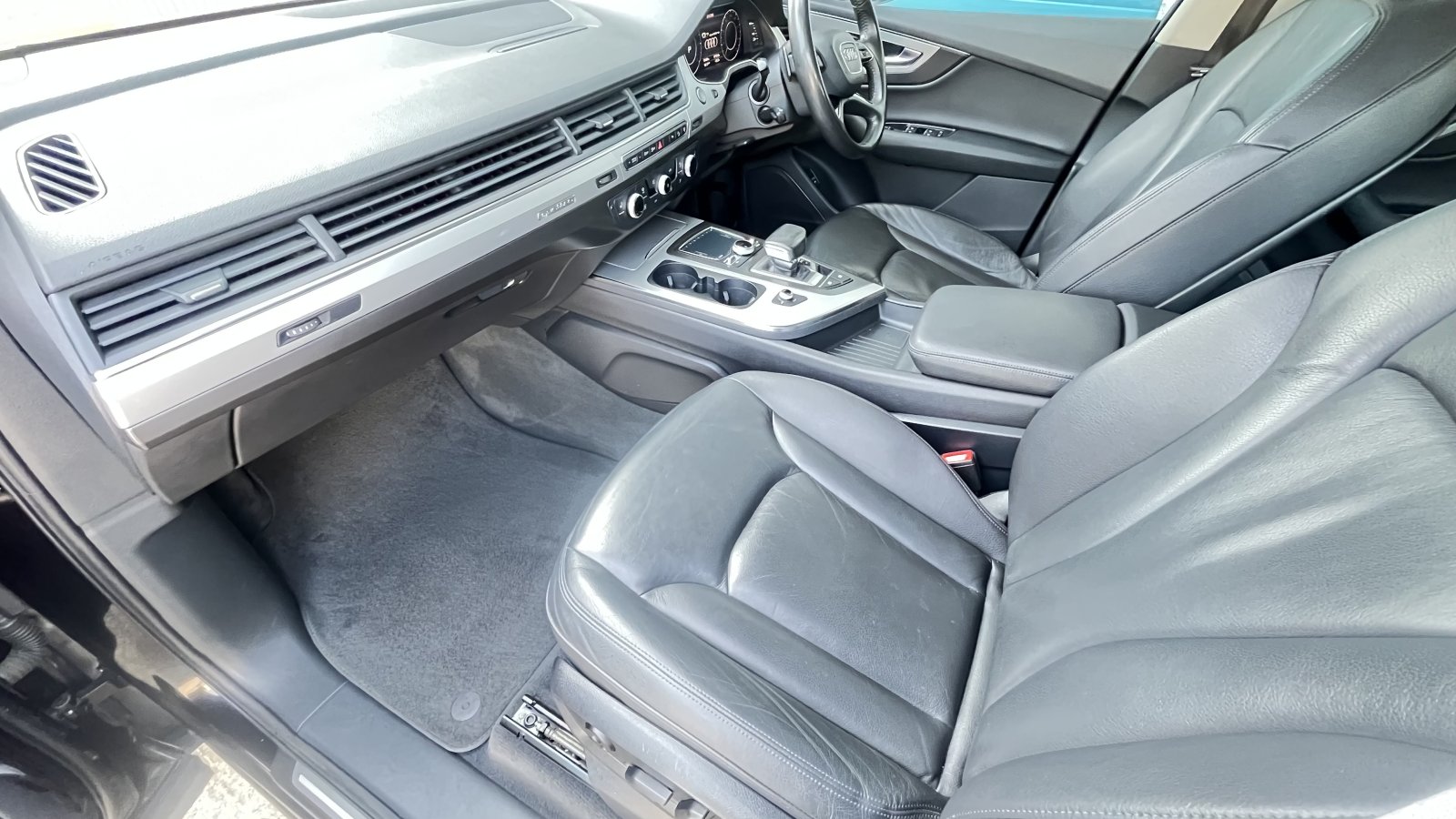 Audi Q7 - Image 42
