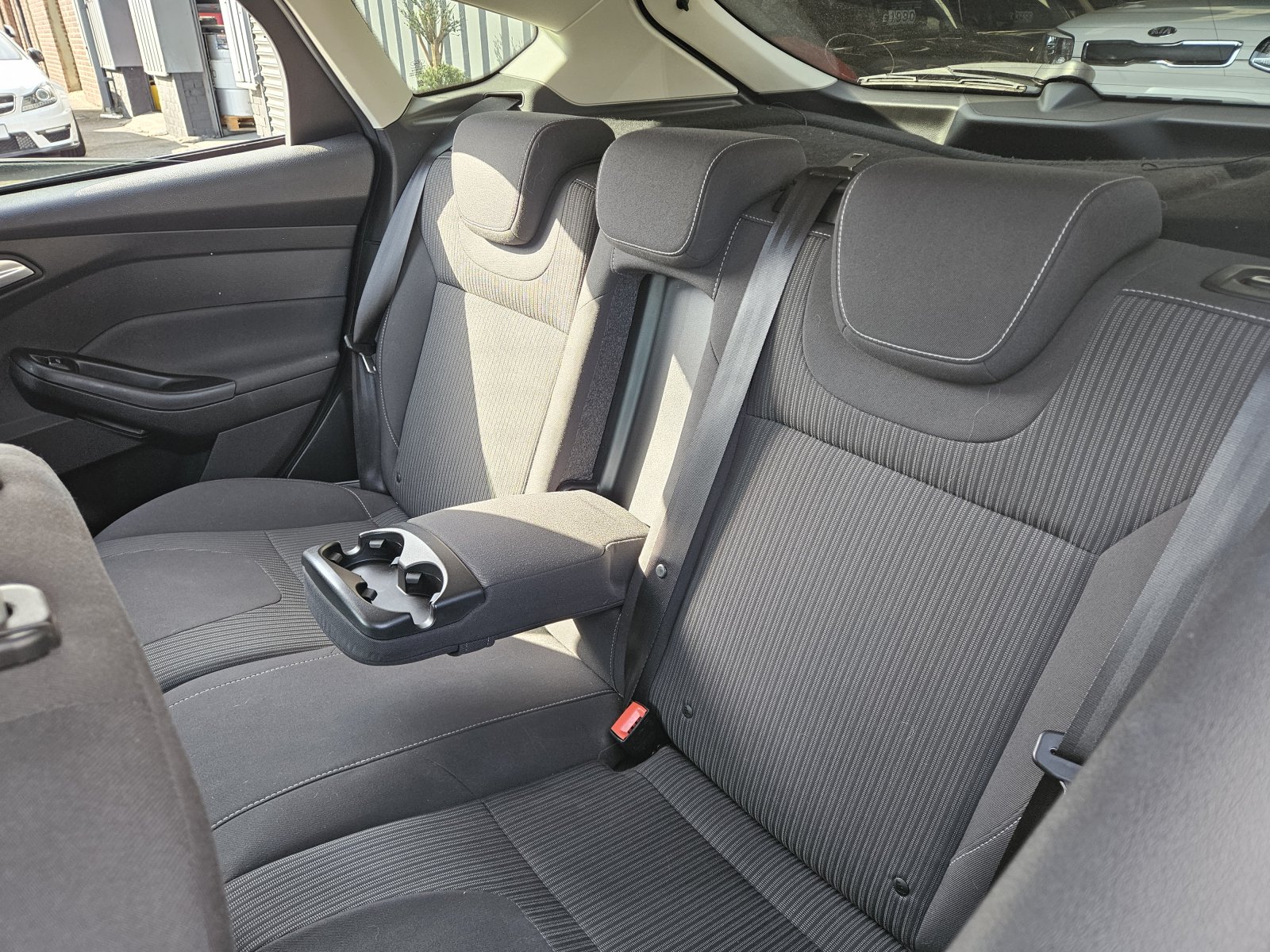 Ford Focus - Image 10