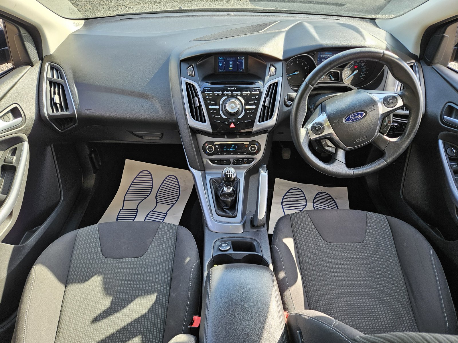 Ford Focus - Image 9