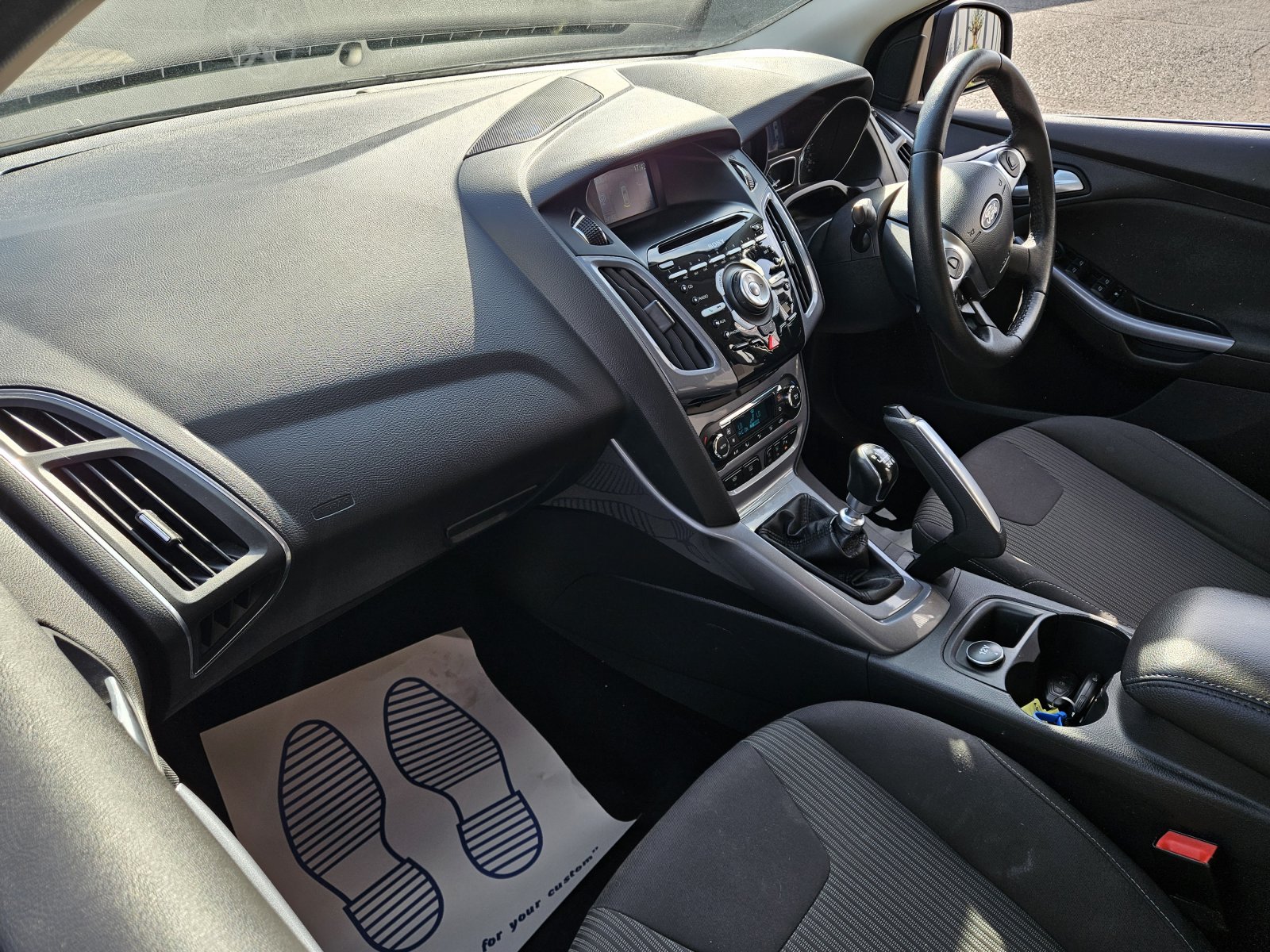 Ford Focus - Image 12