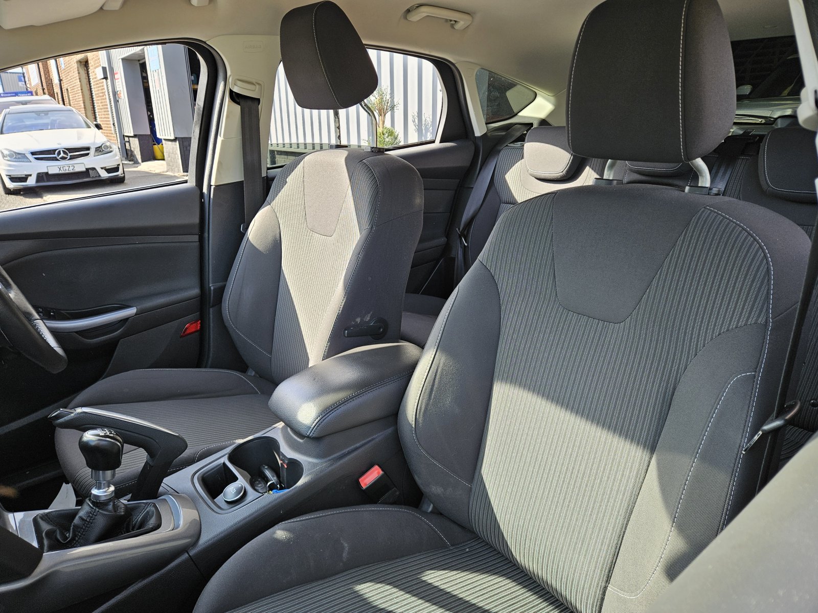 Ford Focus - Image 13