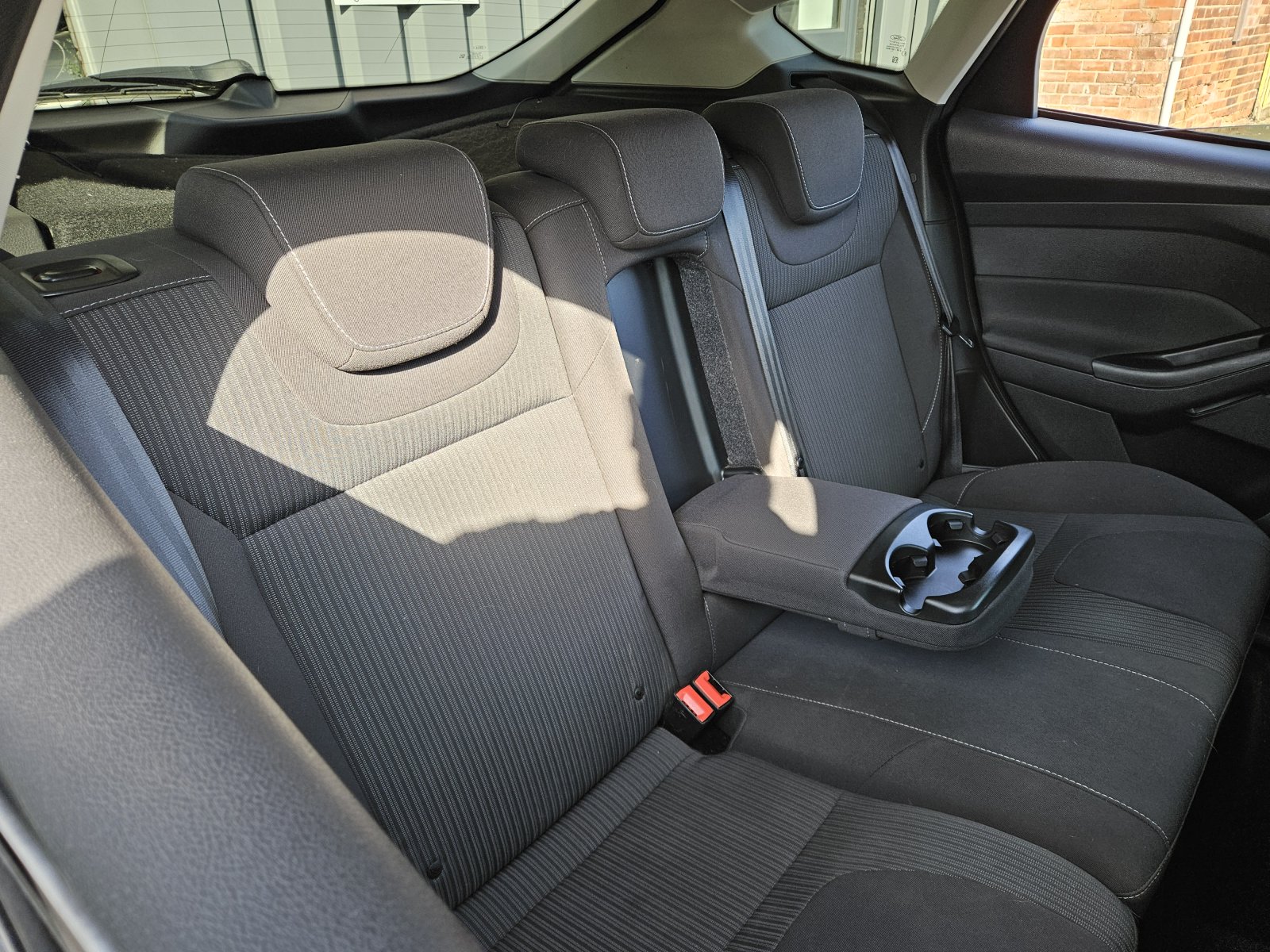 Ford Focus - Image 16