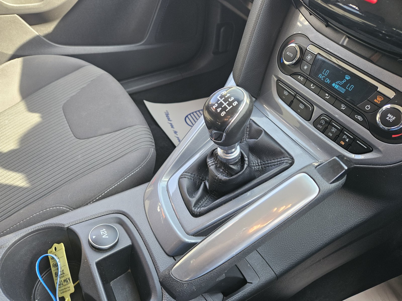 Ford Focus - Image 31