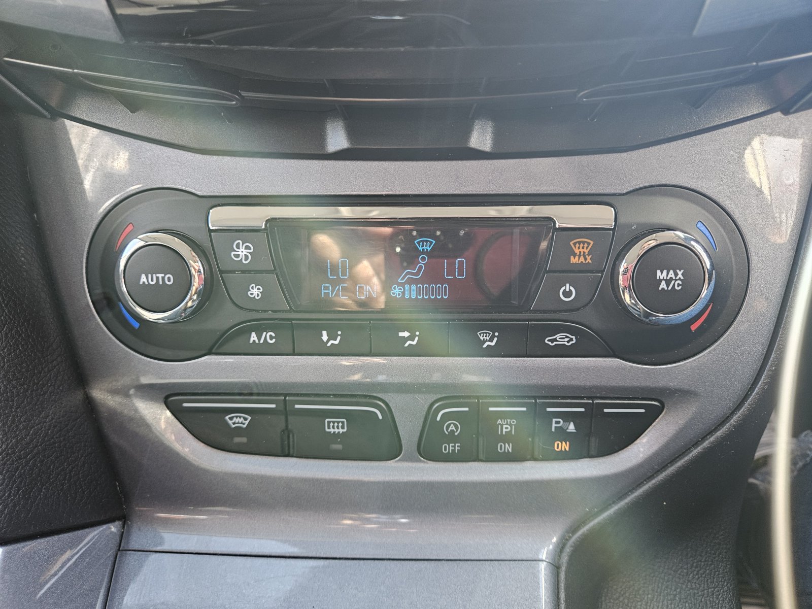 Ford Focus - Image 32