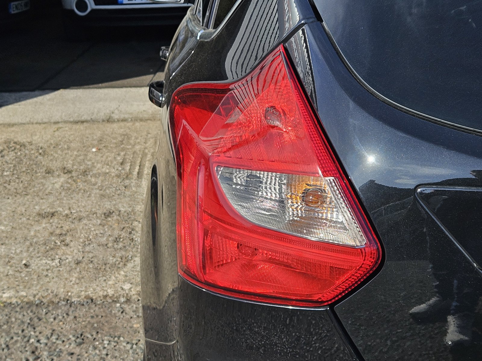 Ford Focus - Image 35