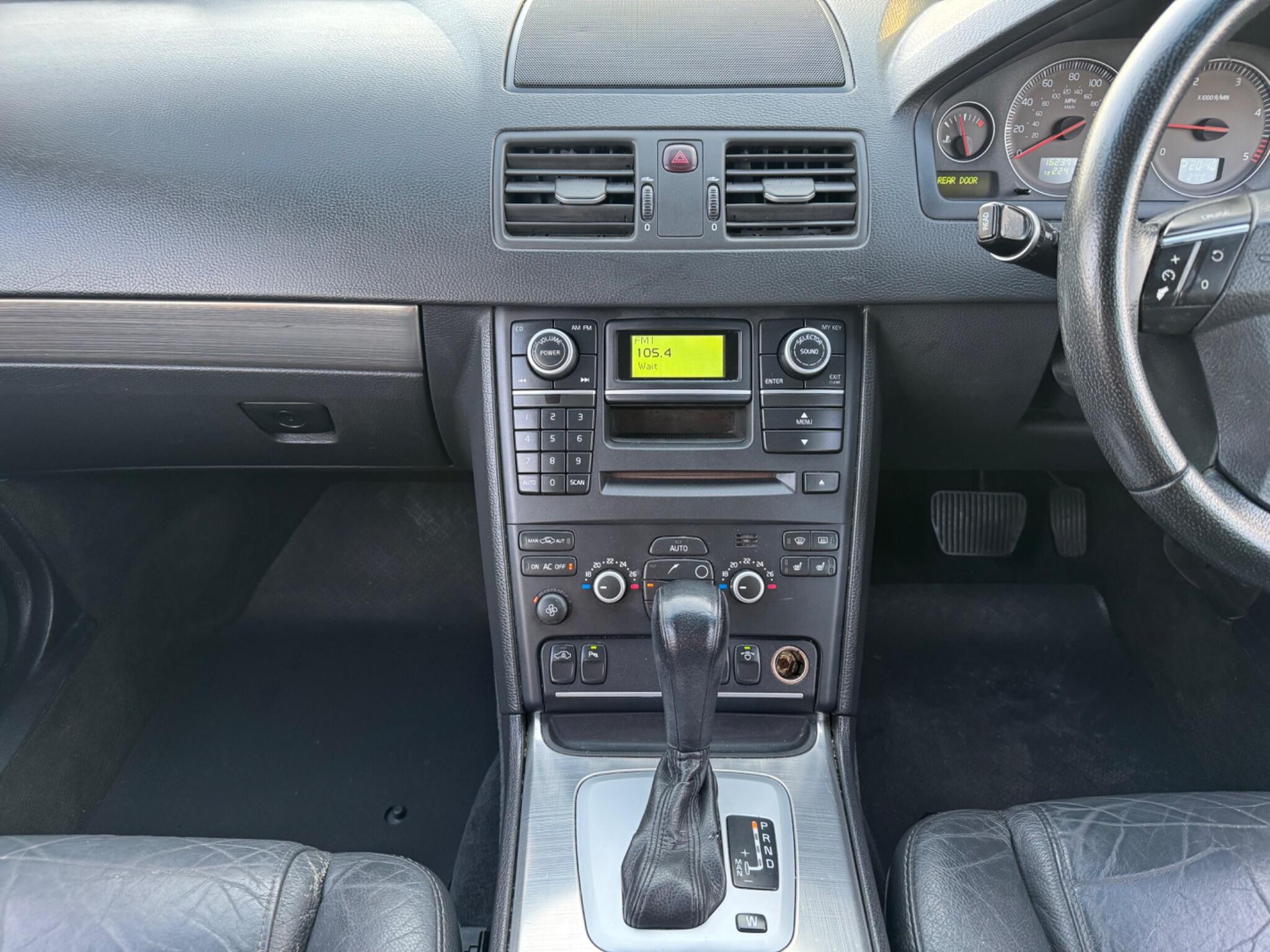 Volvo XC90 - Image 21