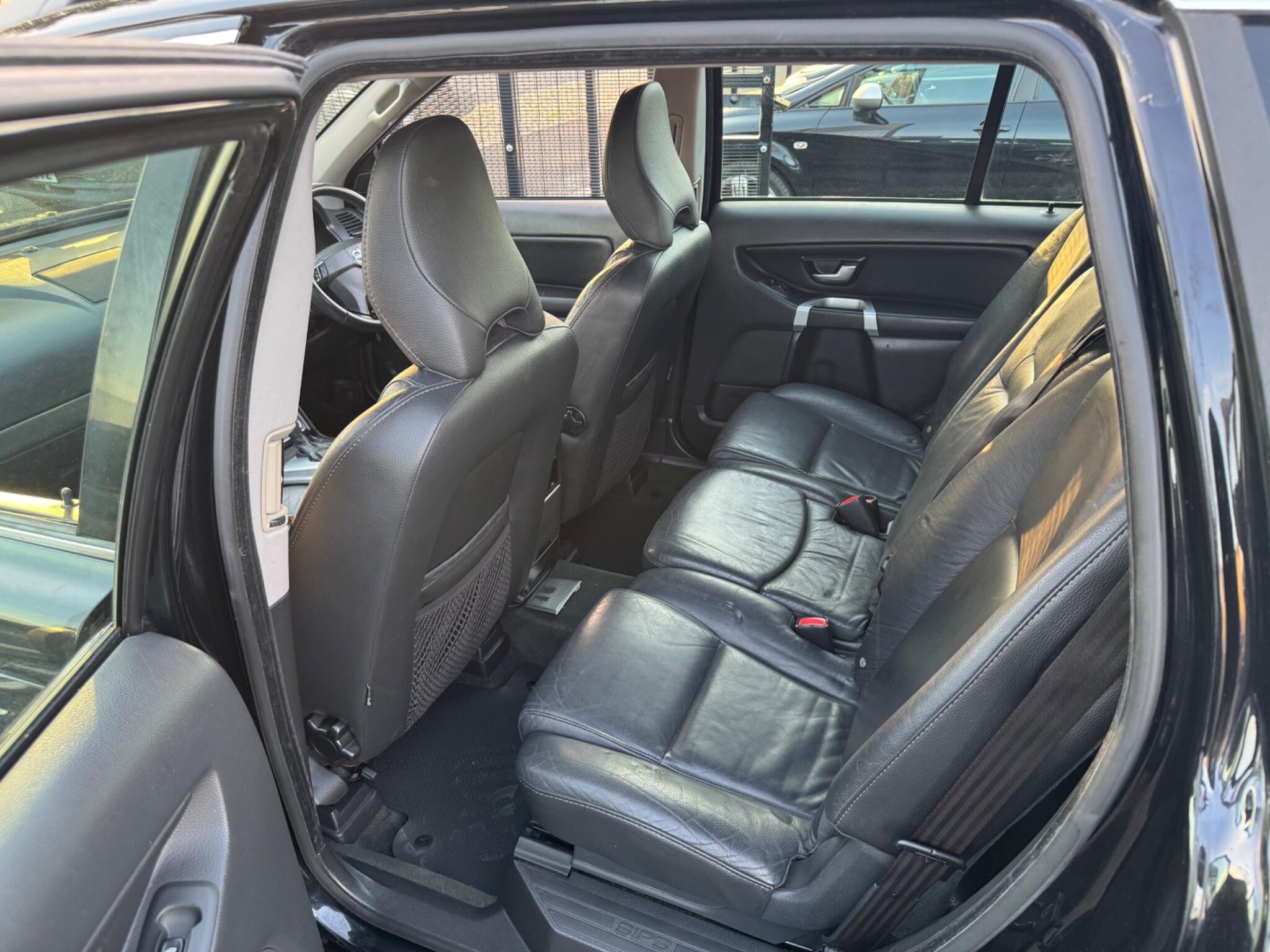 Volvo XC90 - Image 22