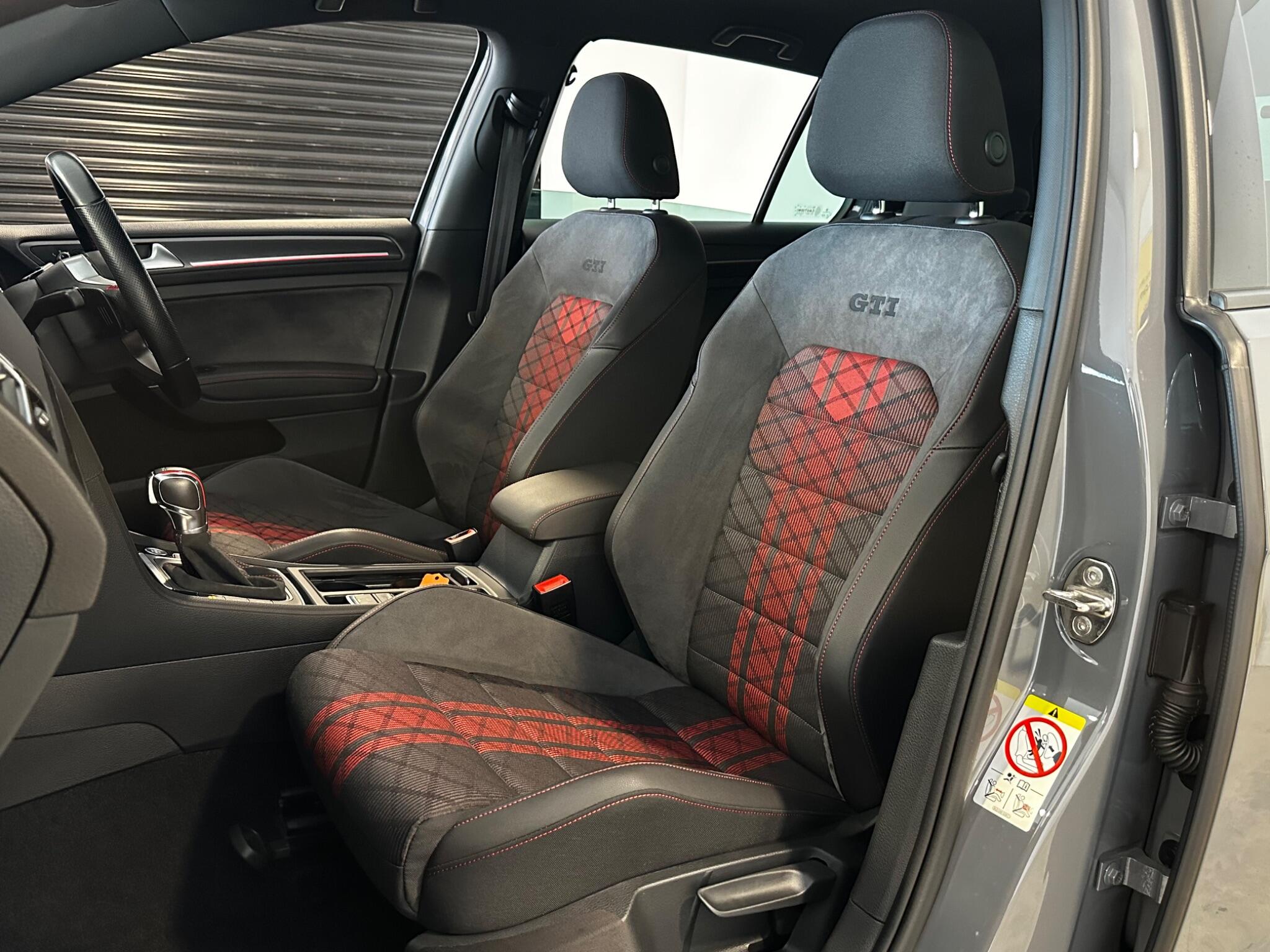 Volkswagen Golf - Image 18