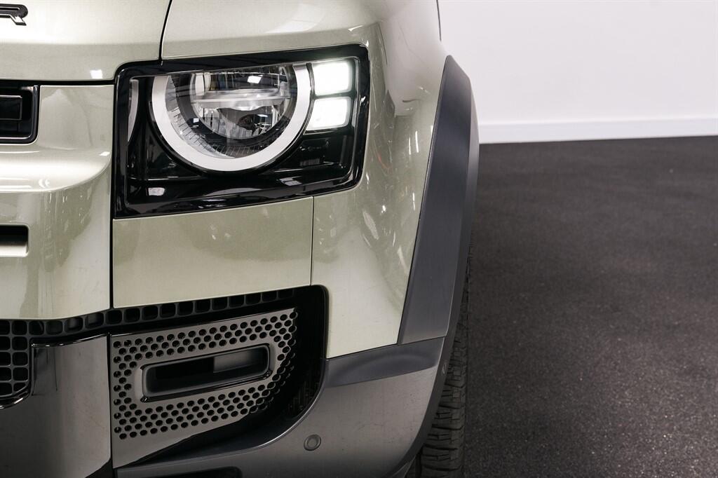 Land Rover Defender 110 - Image 8