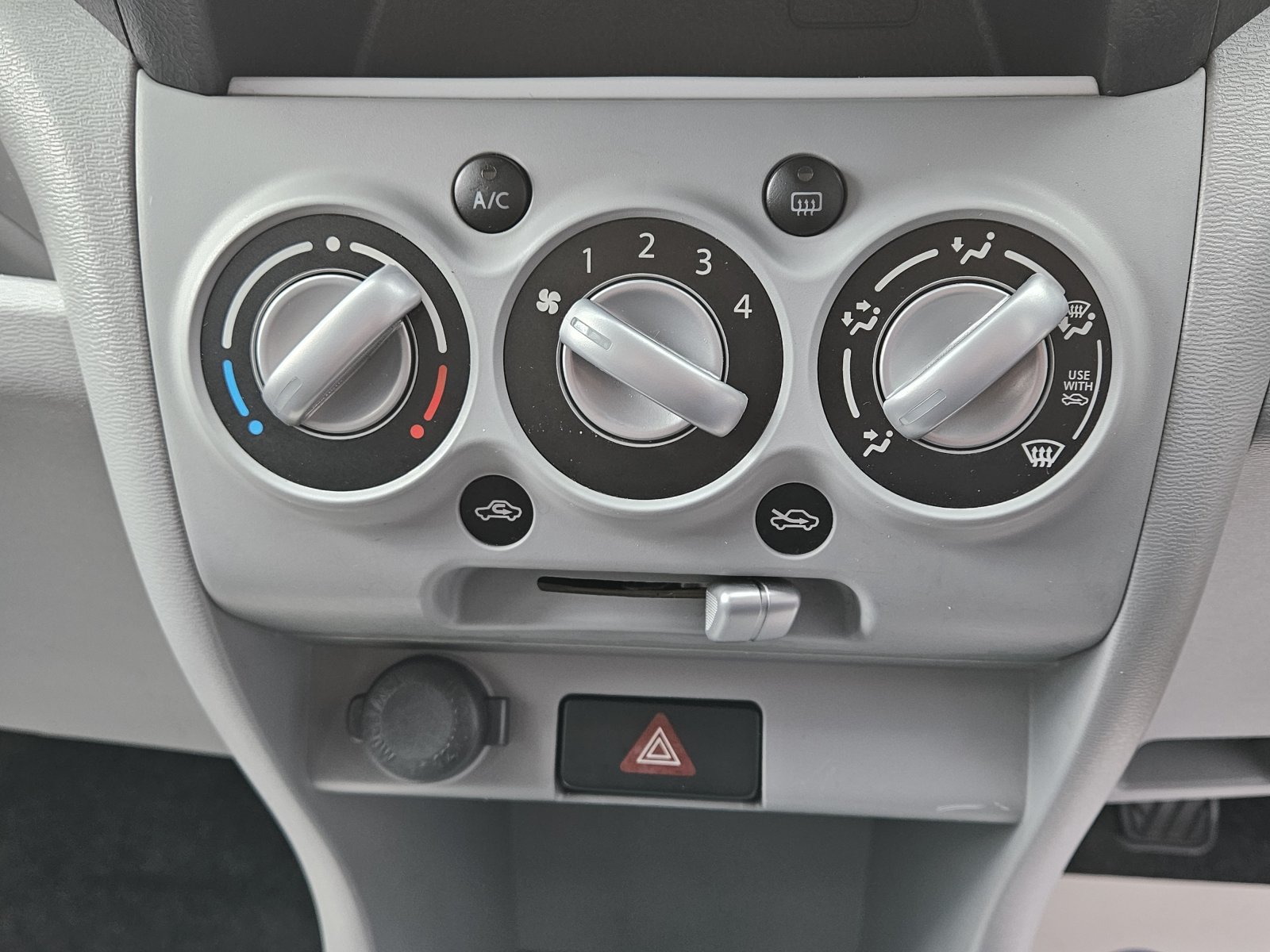 Suzuki Alto - Image 21