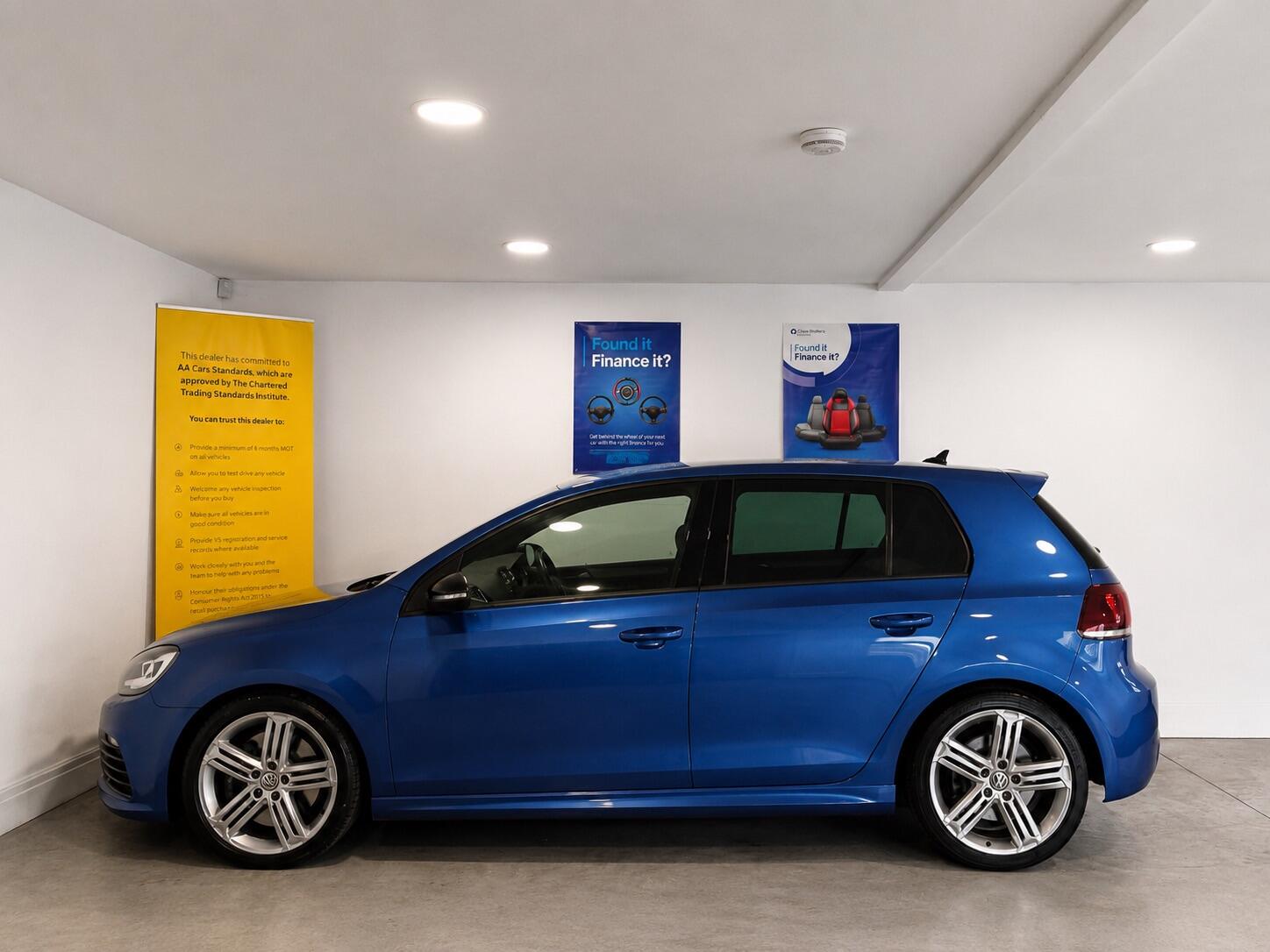 Volkswagen Golf - Image 9