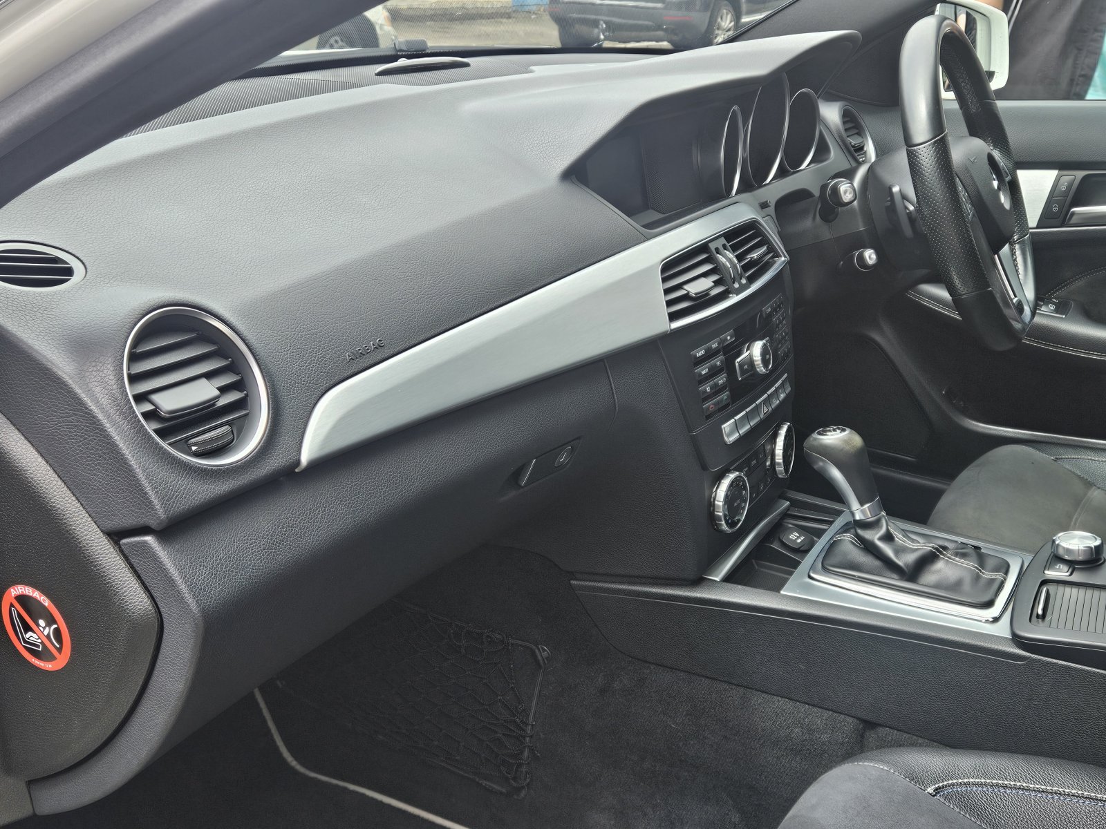 Mercedes C Class - Image 25