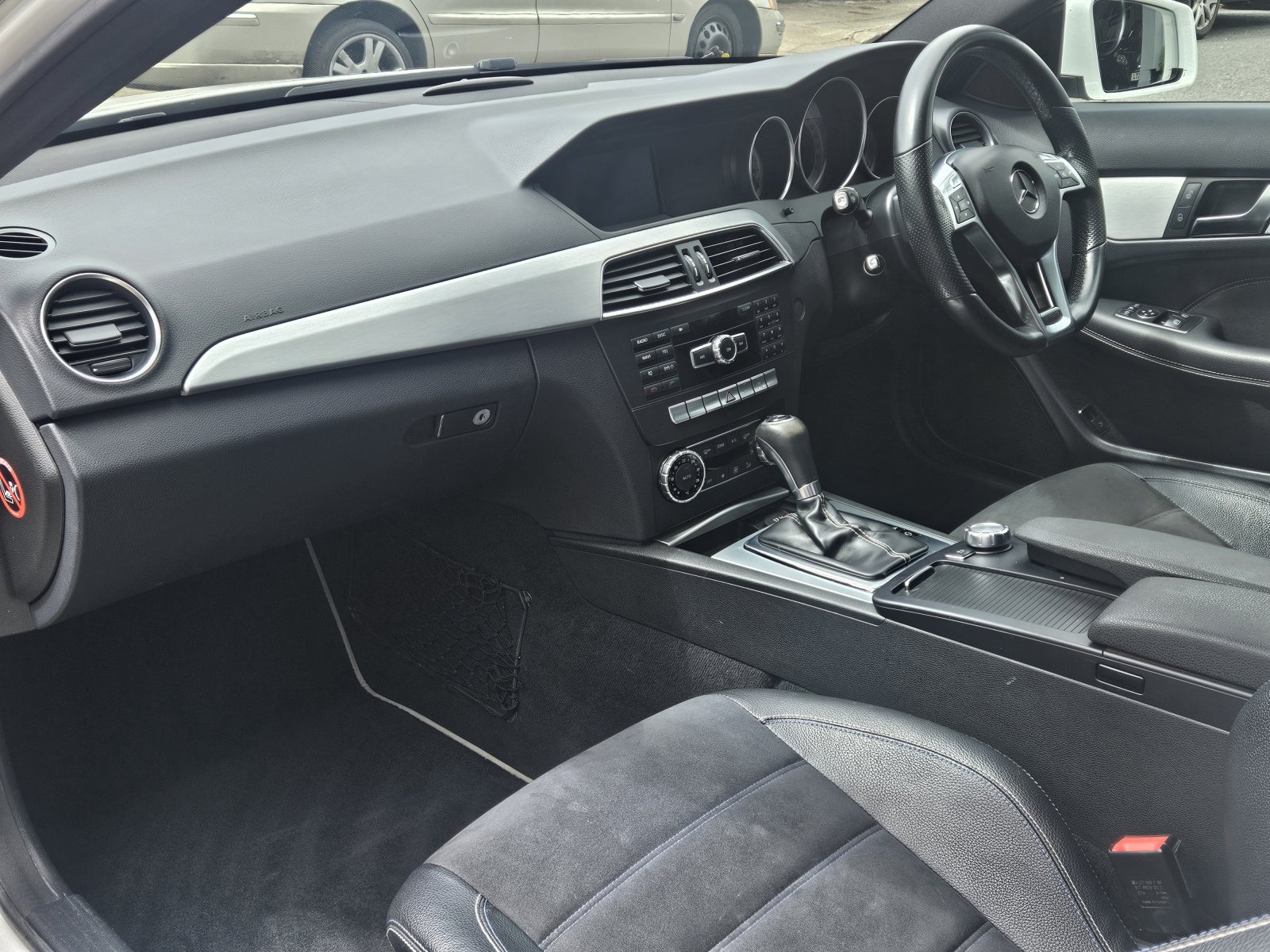Mercedes C Class - Image 10