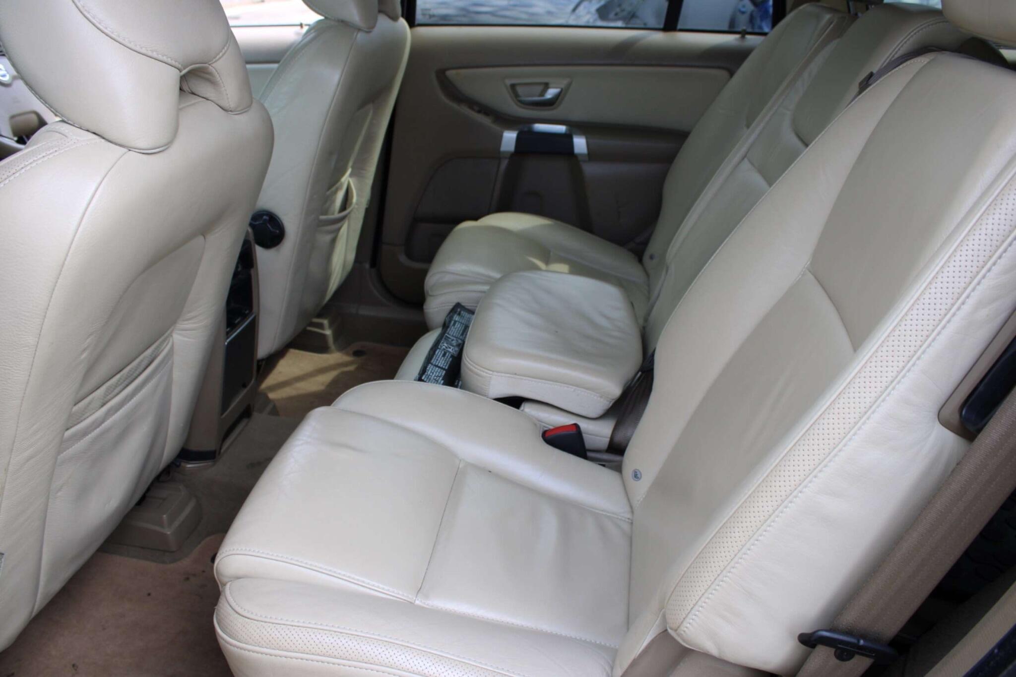 Volvo XC90 - Image 21