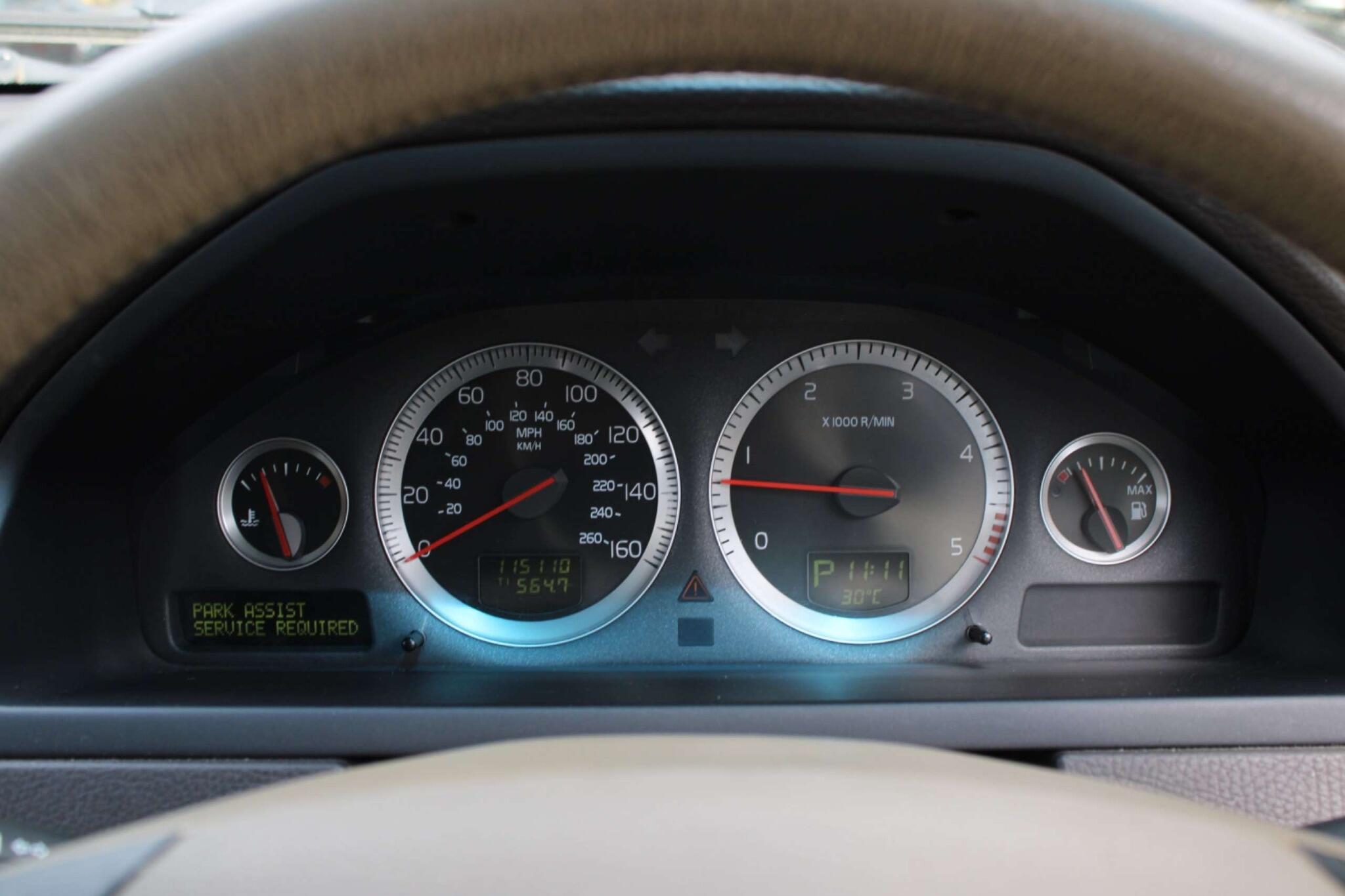 Volvo XC90 - Image 23