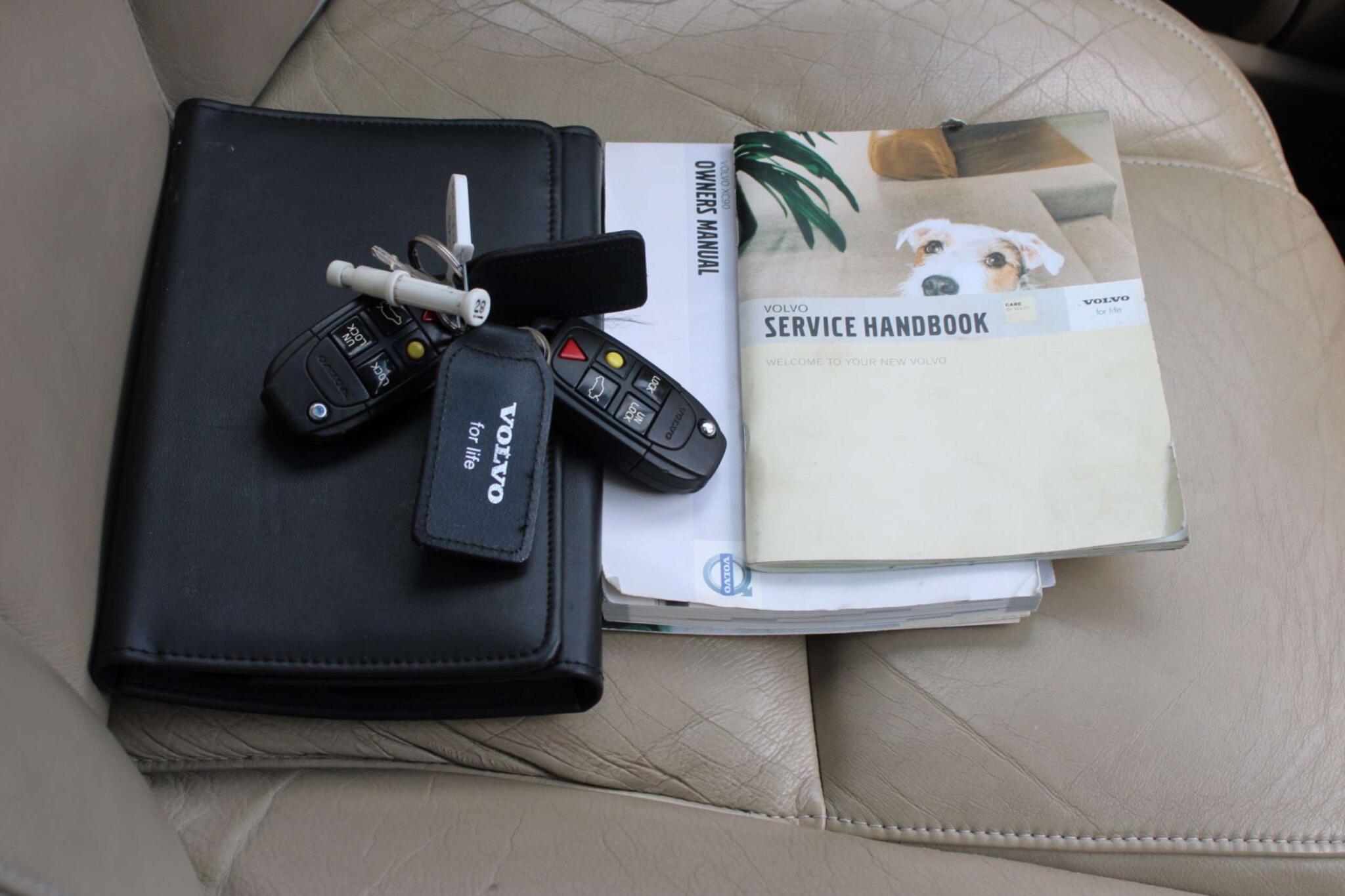 Volvo XC90 - Image 28