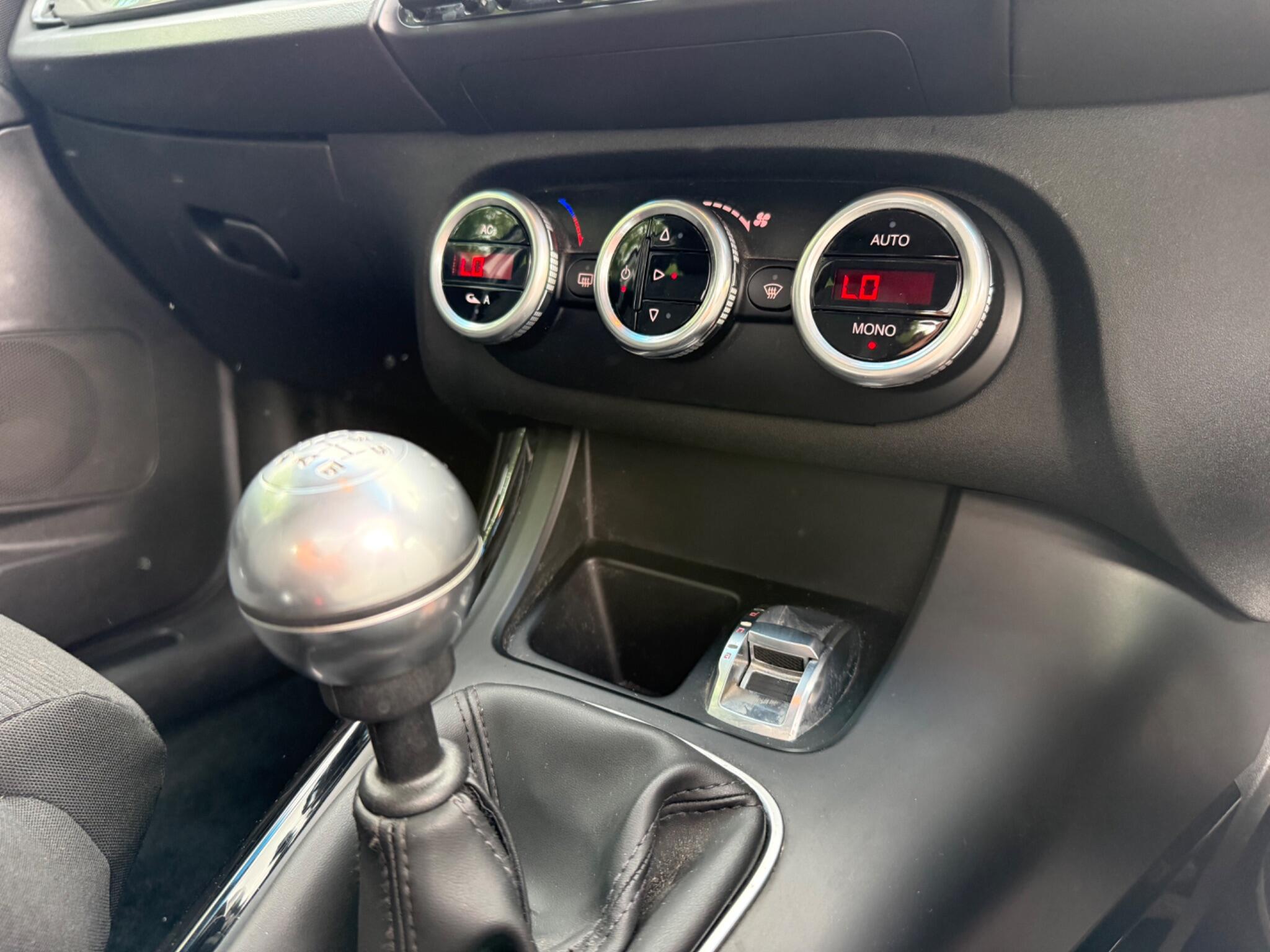 Alfa Romeo Giulietta - Image 12