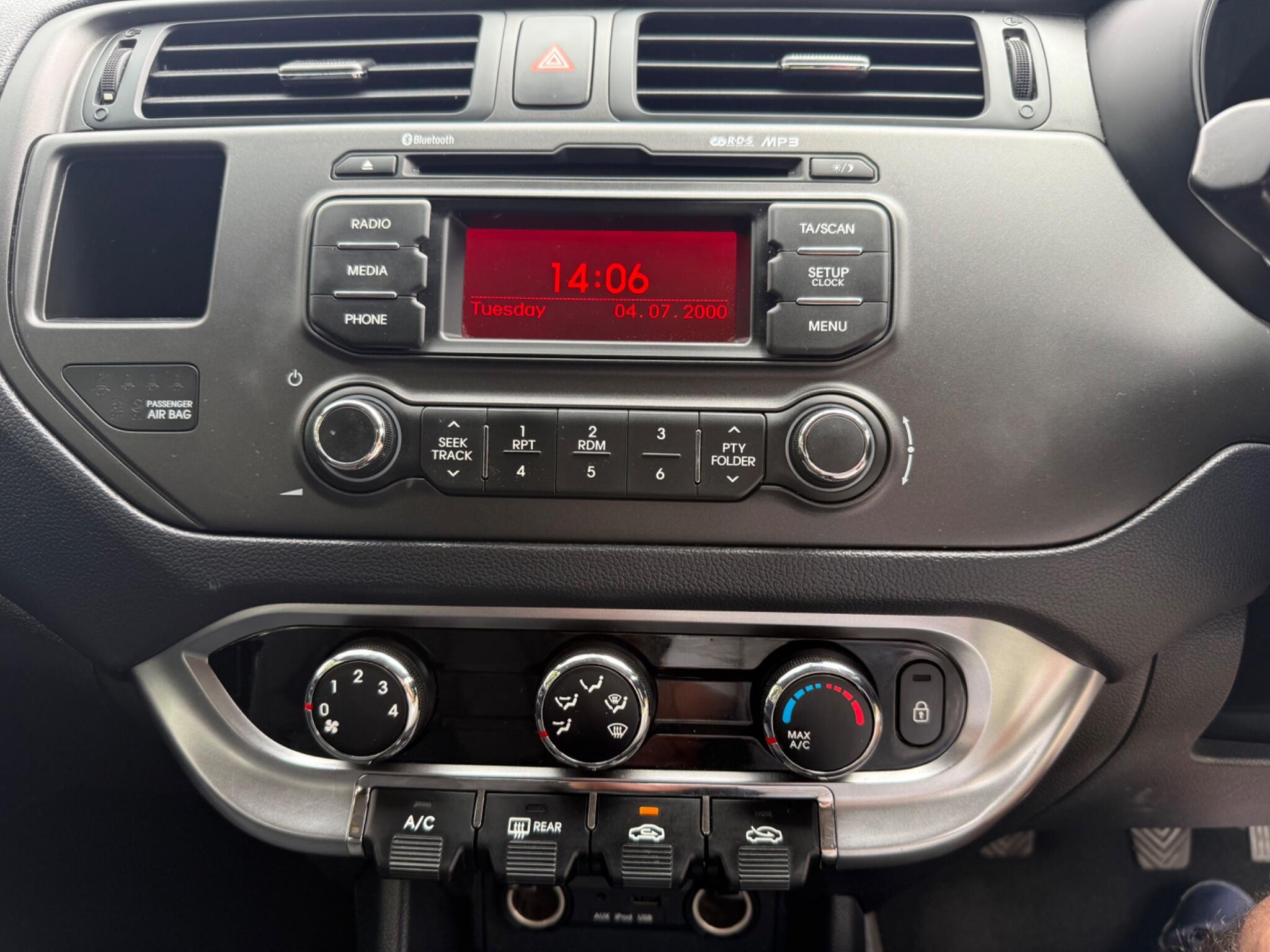 Kia Rio - Image 25