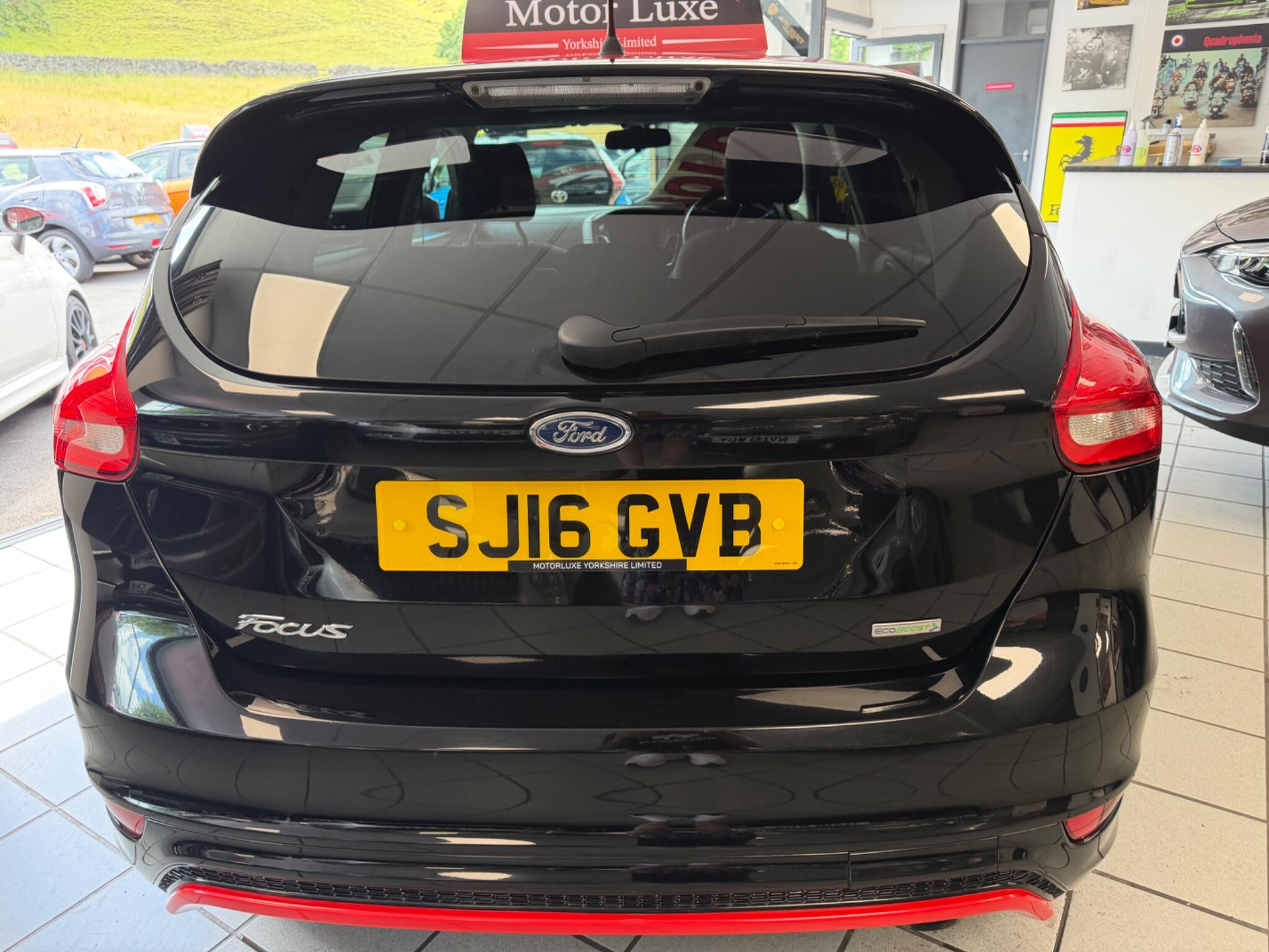 Ford Focus - Image 8