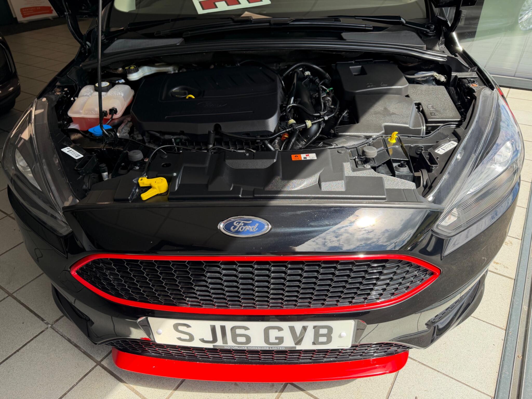 Ford Focus - Image 11