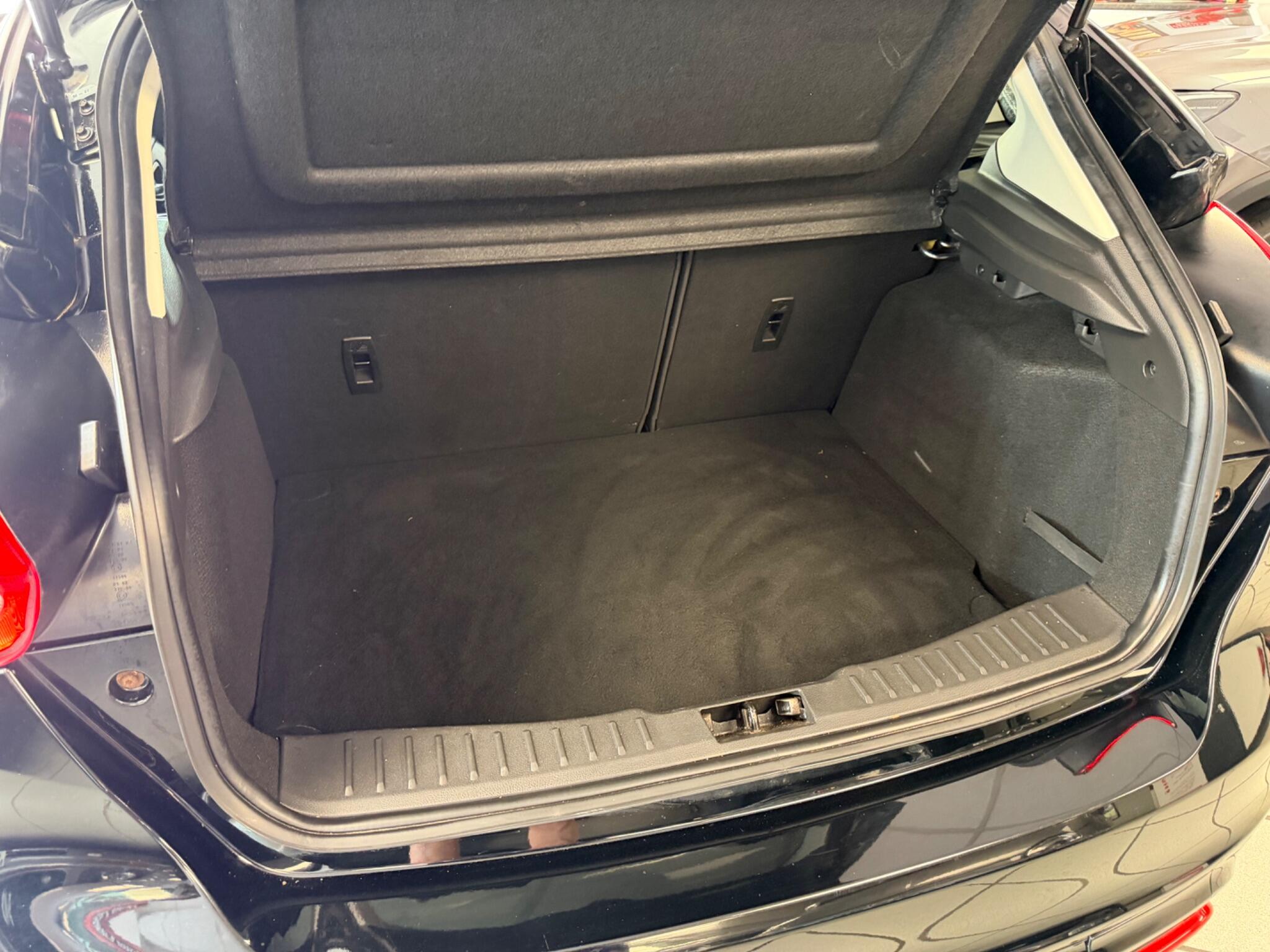Ford Focus - Image 13