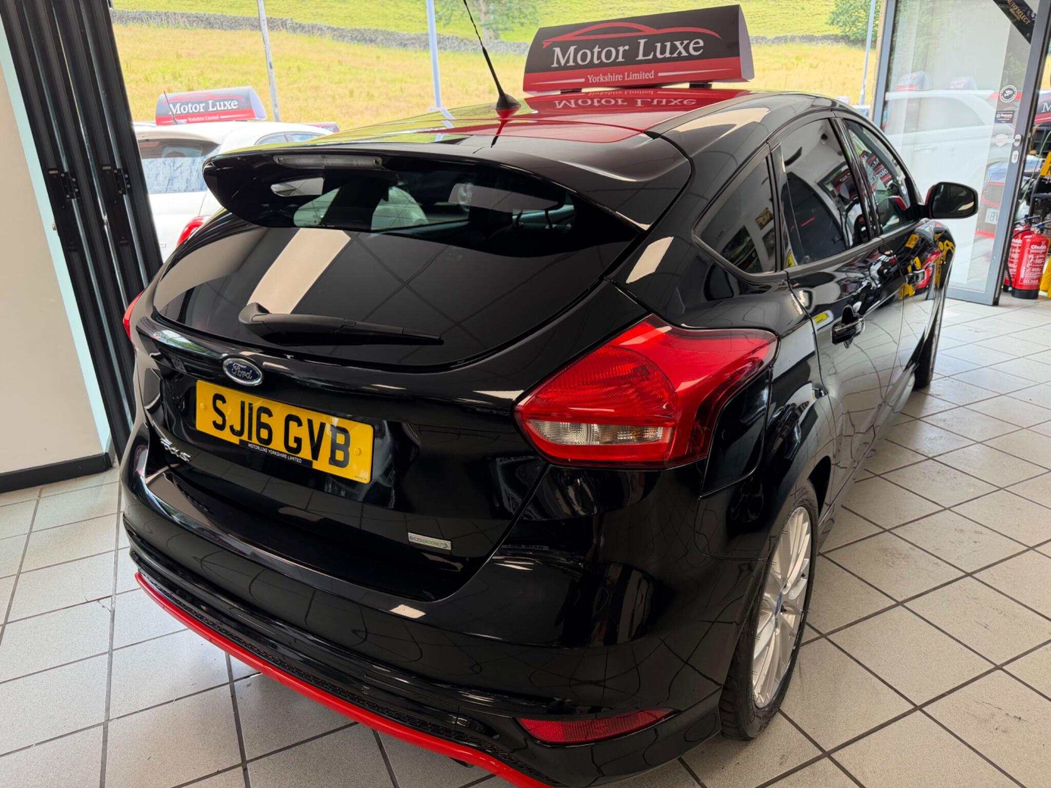 Ford Focus - Image 15