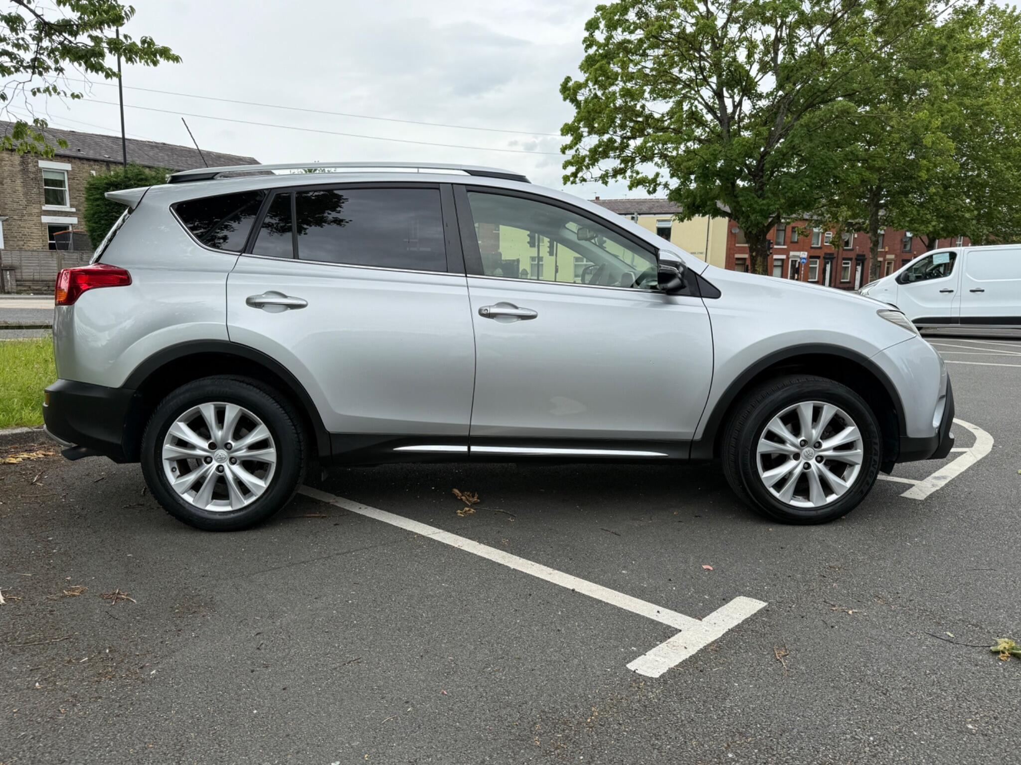 Toyota RAV4 - Image 8