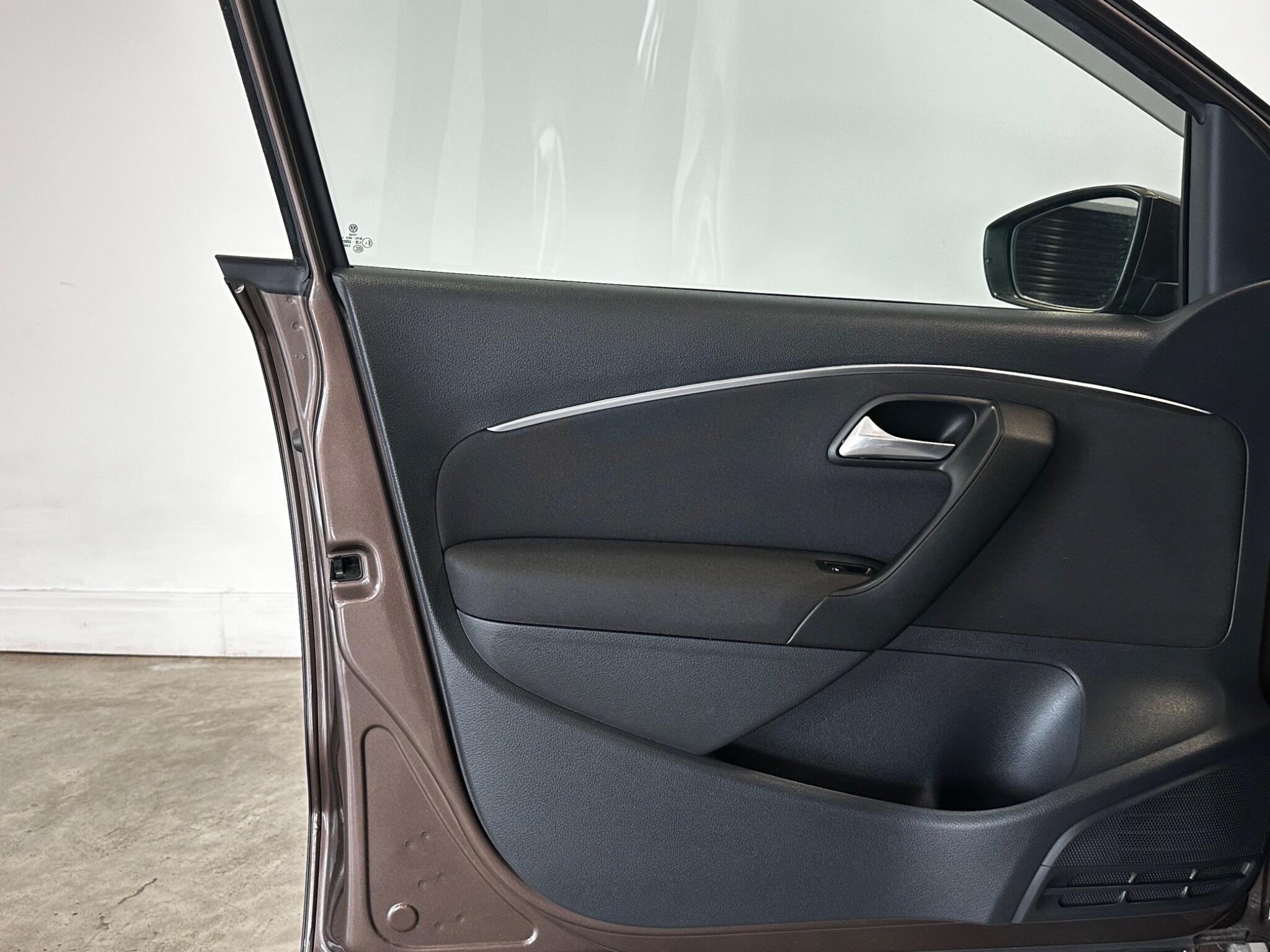 Volkswagen Polo - Image 16