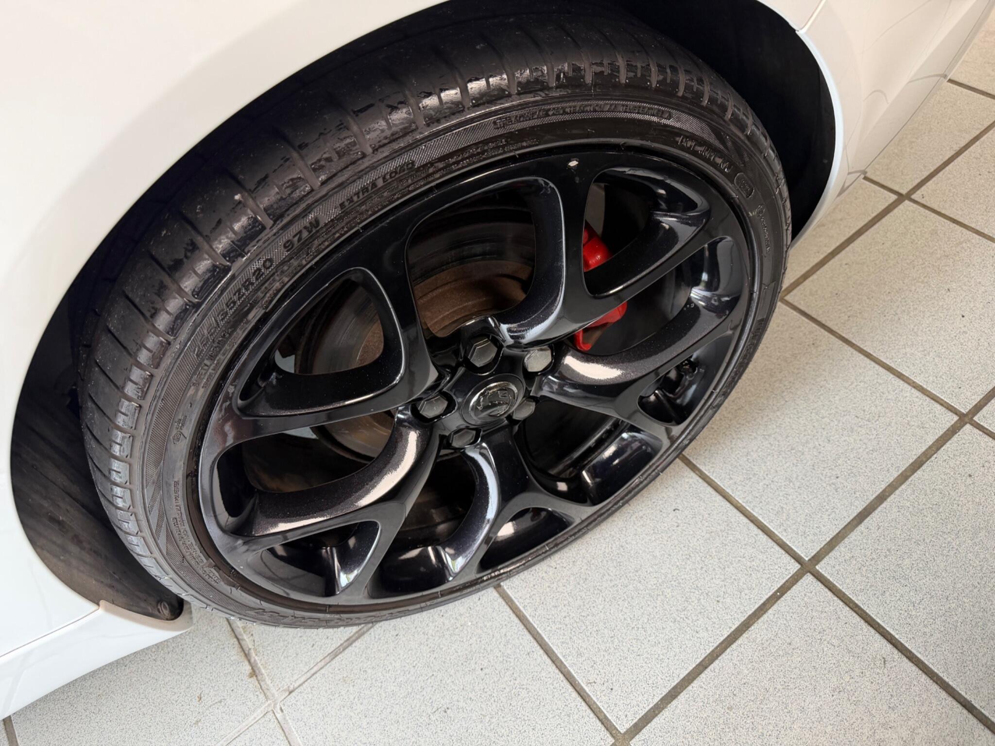 Vauxhall Insignia - Image 16