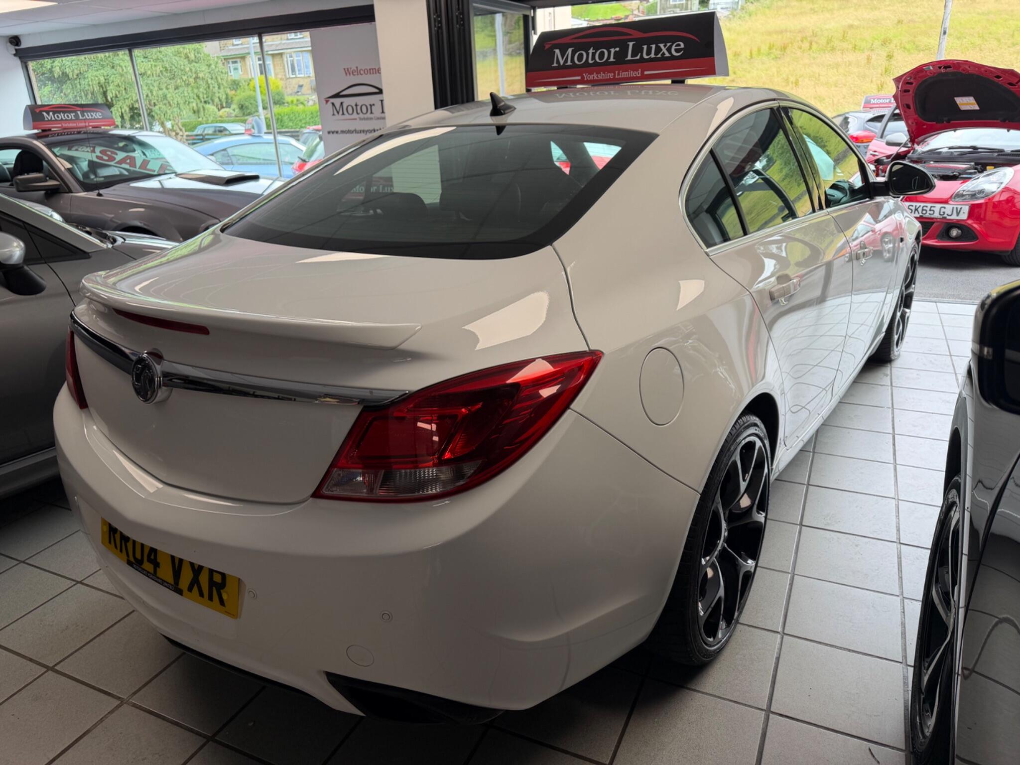 Vauxhall Insignia - Image 9