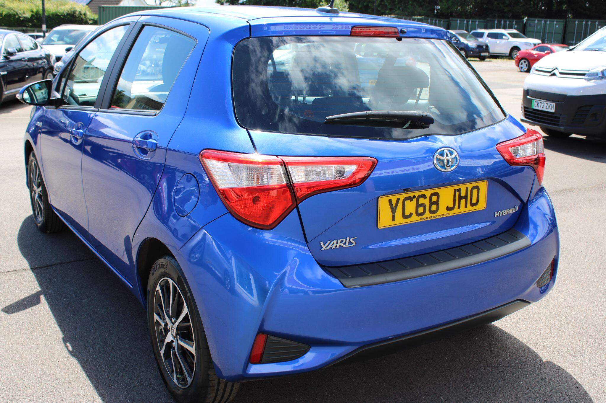 Toyota Yaris - Image 6