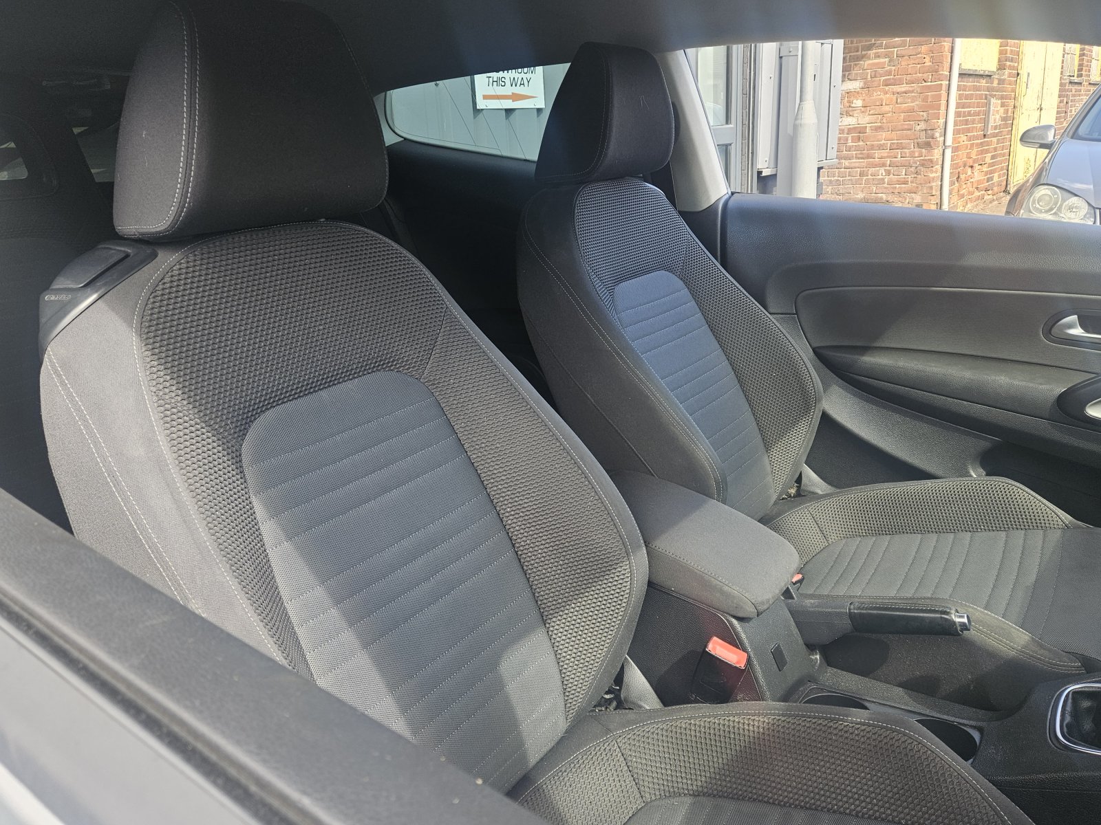 Volkswagen Scirocco - Image 13