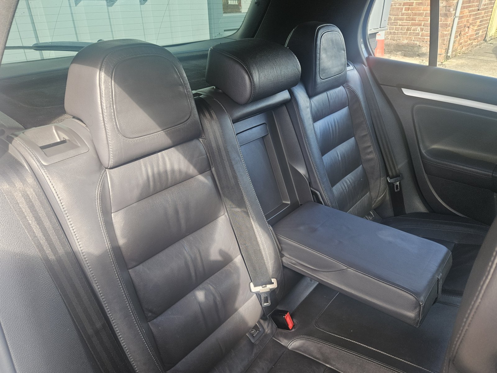 Volkswagen Golf - Image 11