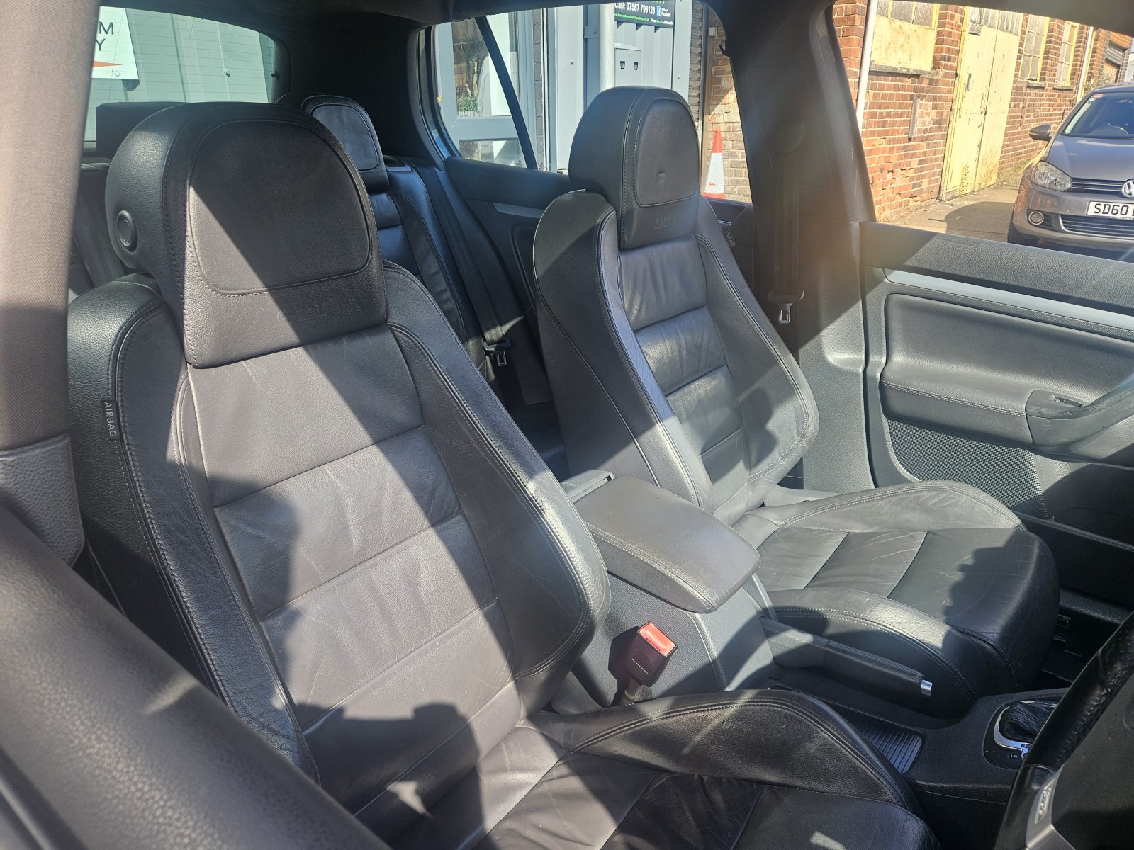 Volkswagen Golf - Image 8