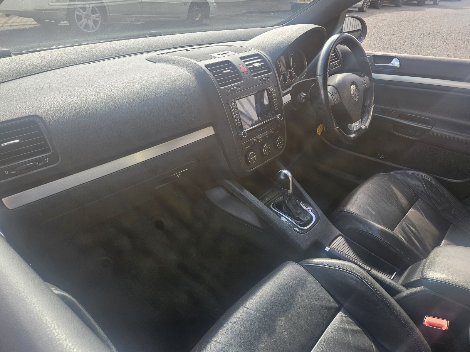 Volkswagen Golf - Image 17