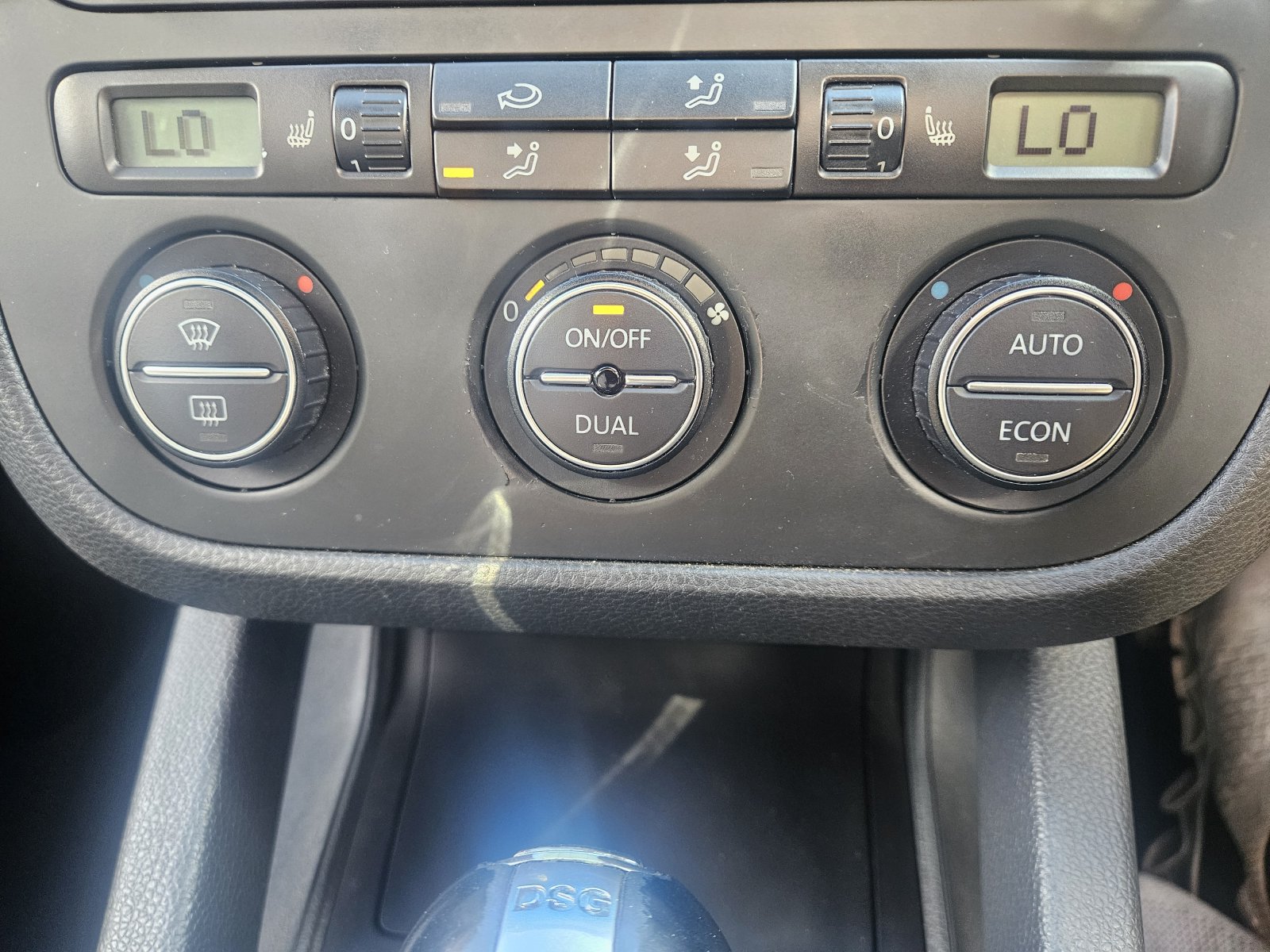 Volkswagen Golf - Image 21