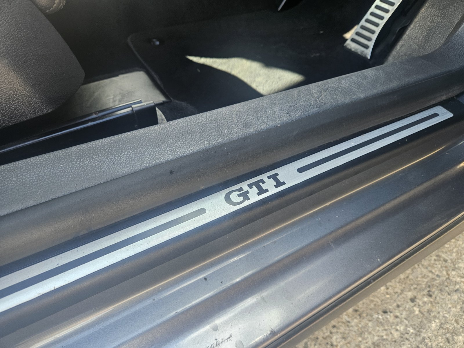 Volkswagen Golf - Image 29