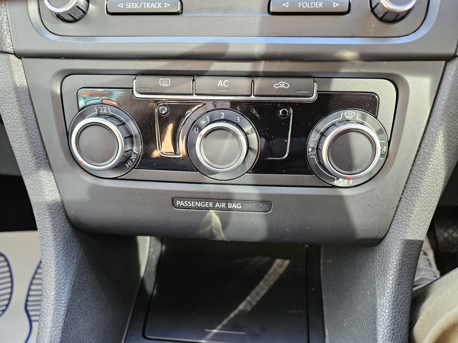 Volkswagen Golf - Image 12