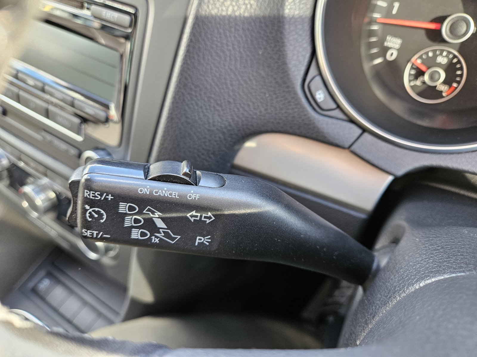 Volkswagen Golf - Image 18